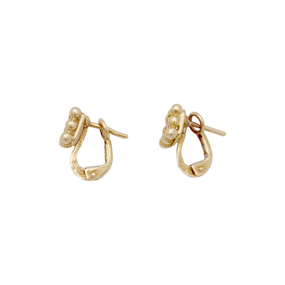 Boucles d'oreilles Chaumet, or jaune et diamants.