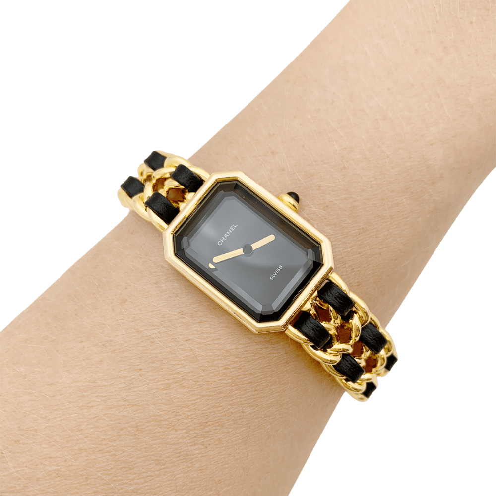 Montre Chanel, "Première", plaqué or, cuir.