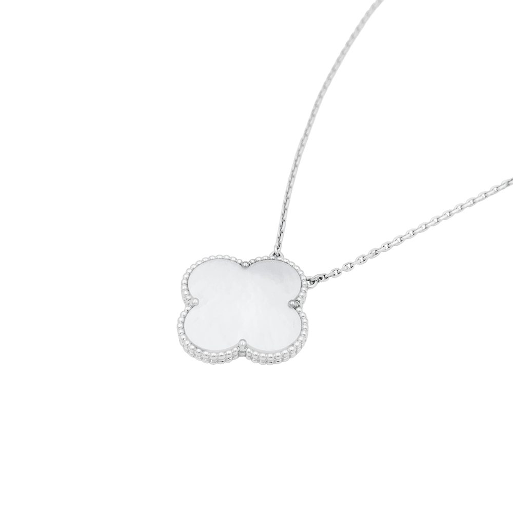 Collier Van Cleef & Arpels, "Magic Alhambra", or blanc, nacre.