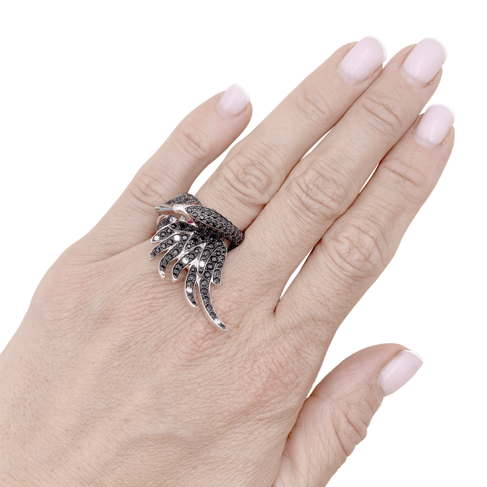 Bague Boucheron, "Animaux de Collection : "Cypris, le Cygne", or blanc, saphirs, diamants, rubis.