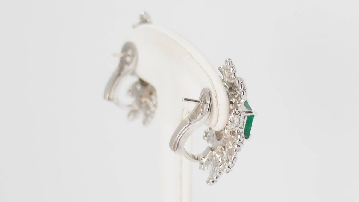 Boucles d'Oreilles Vintage Or Blanc Diamants Et Emeraudes - Maison Eloe