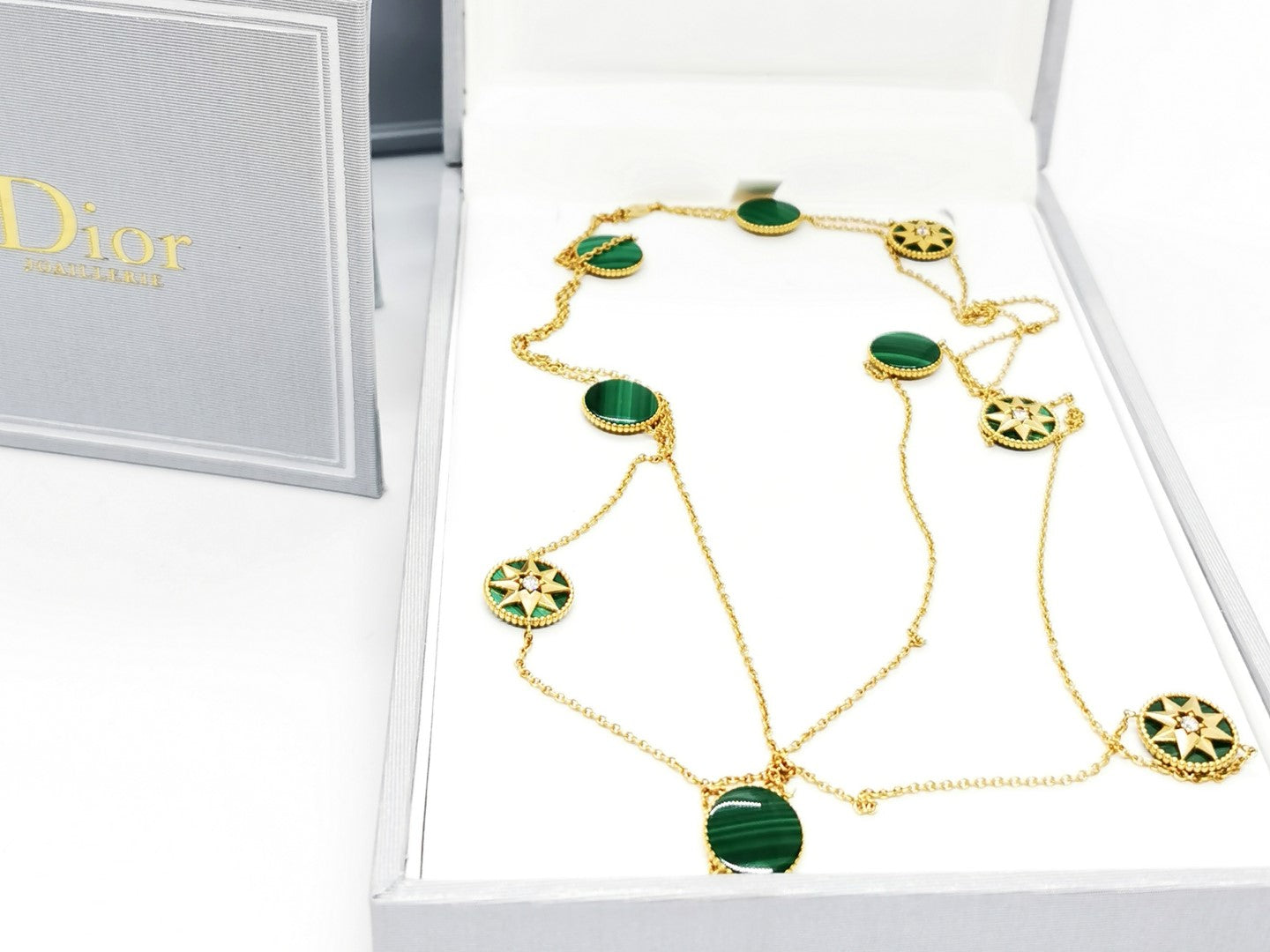 Dior Rose des vents necklace Yellow gold Diamond