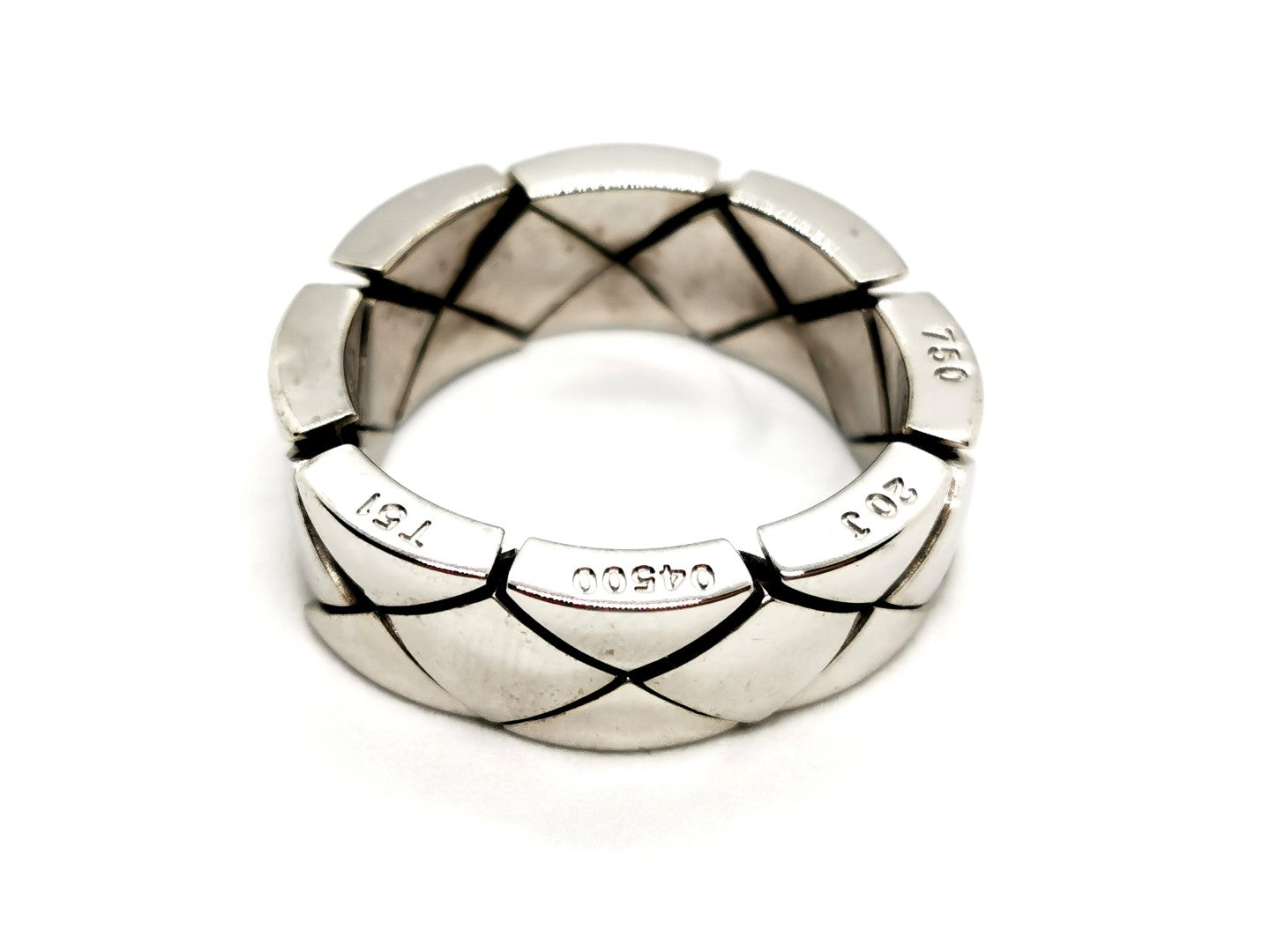 Chanel Coco Crush Ring White Gold
