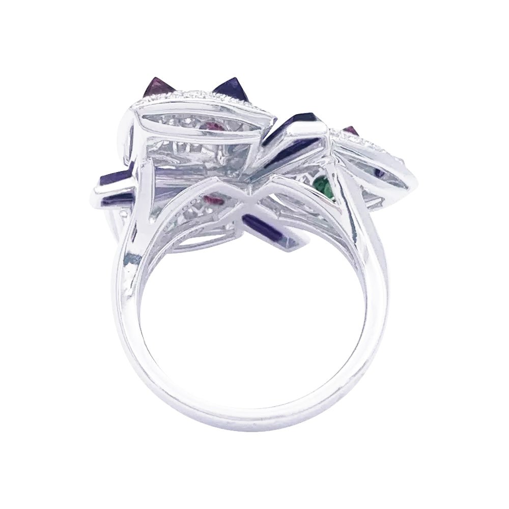 Bague Cartier, "Caresse d'Orchidées", or blanc, diamants, pierres de couleurs. - Maison Eloe