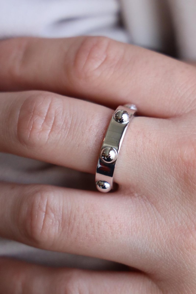 Louis Vuitton Bague Or blanc - Maison Eloe