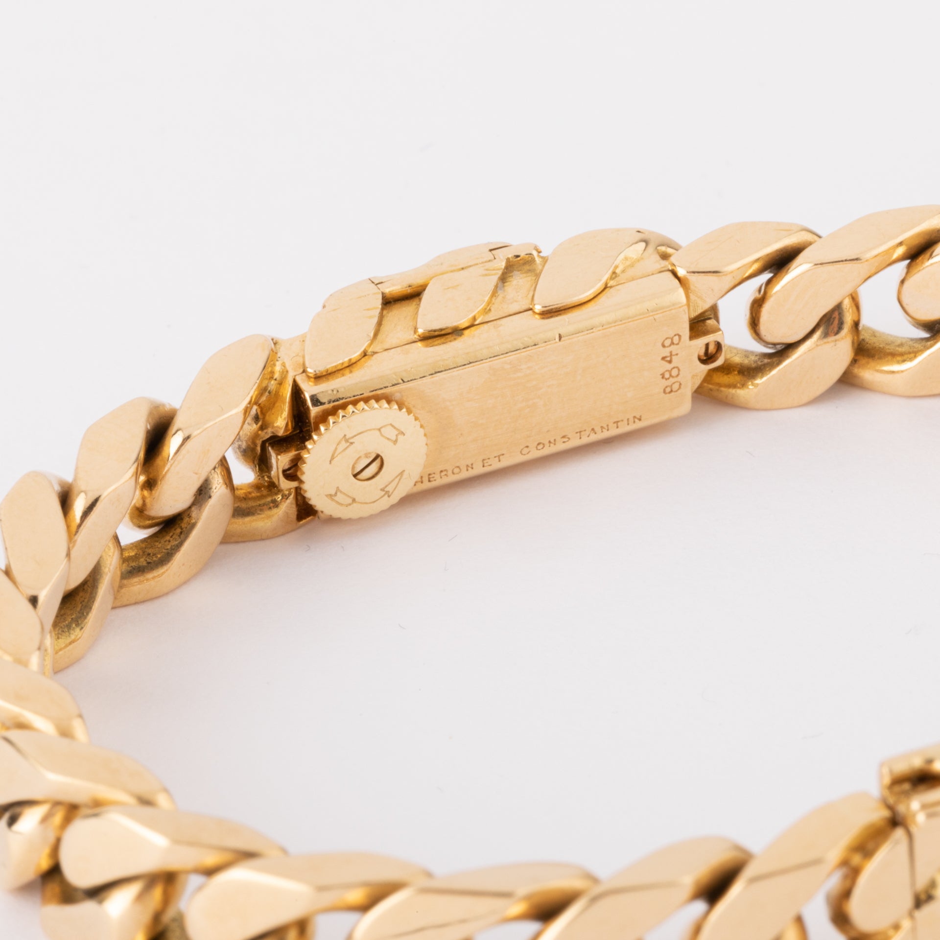 Vacheron et Constantin, une montre secrète en or jaune 18K