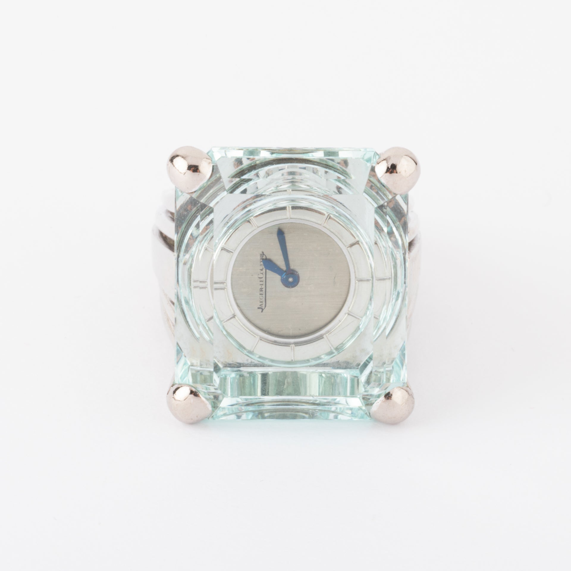 Jaeger-LeCoultre, une bague montre dans une Aigue-Marine