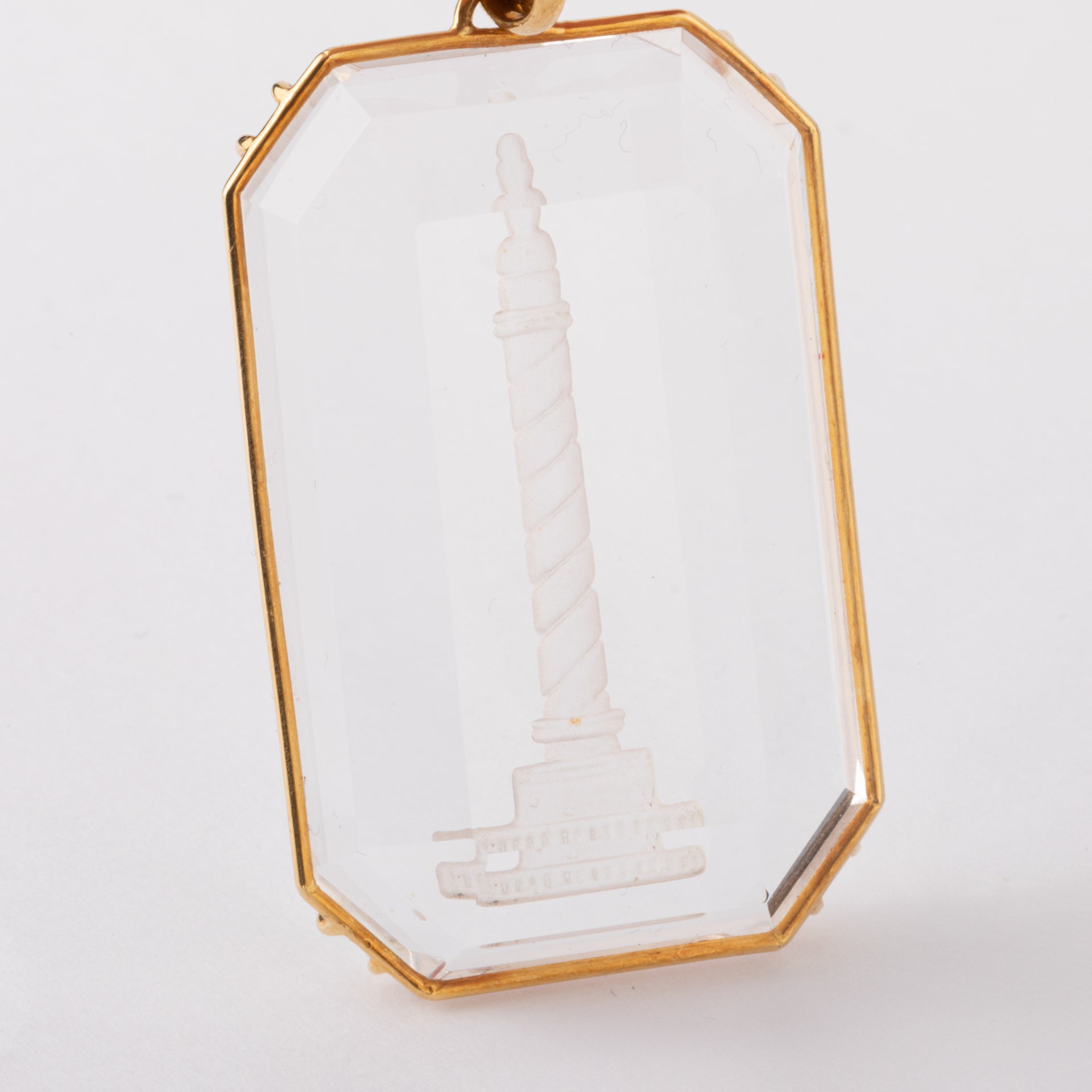 Boucheron crystal and gold pendant