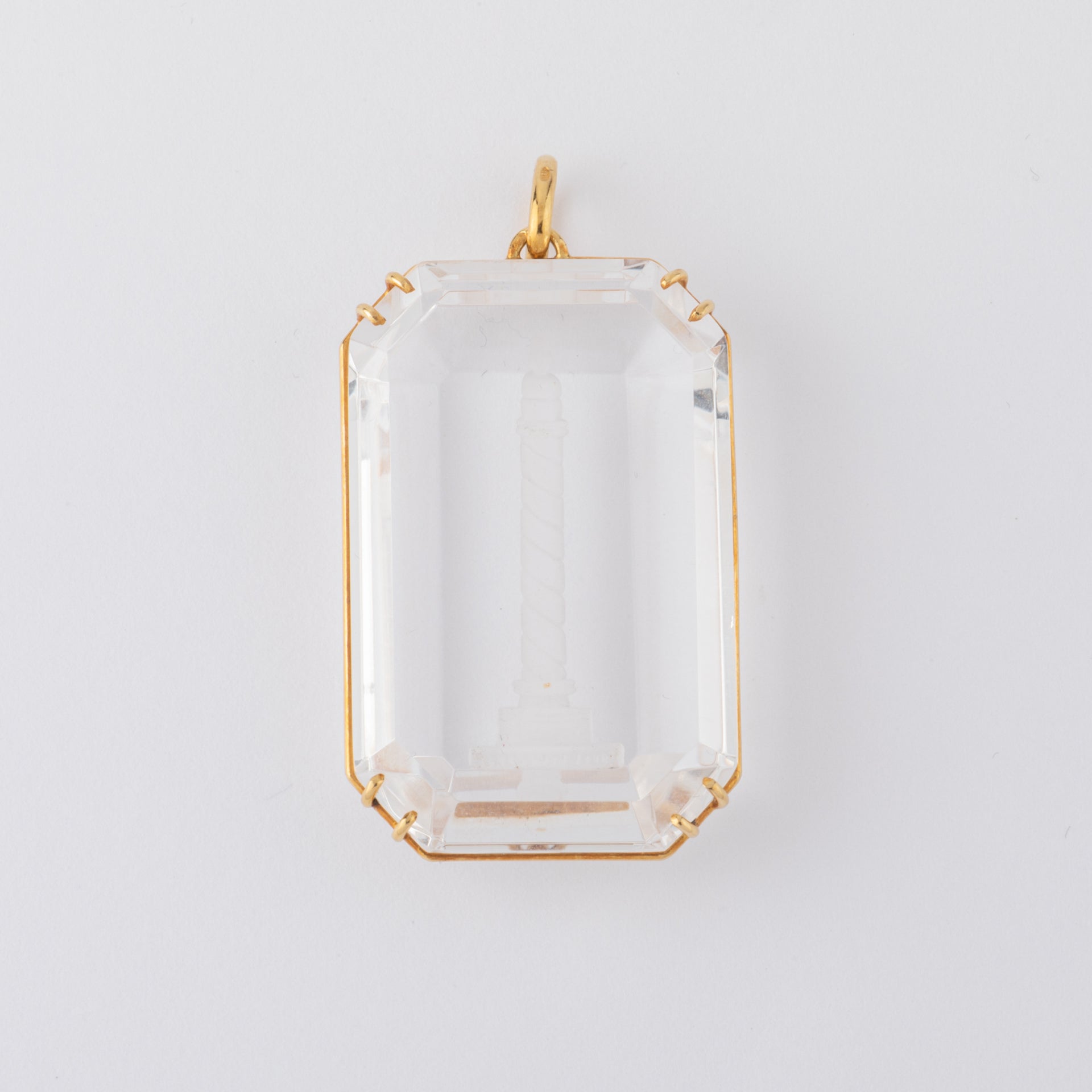 Boucheron crystal and gold pendant