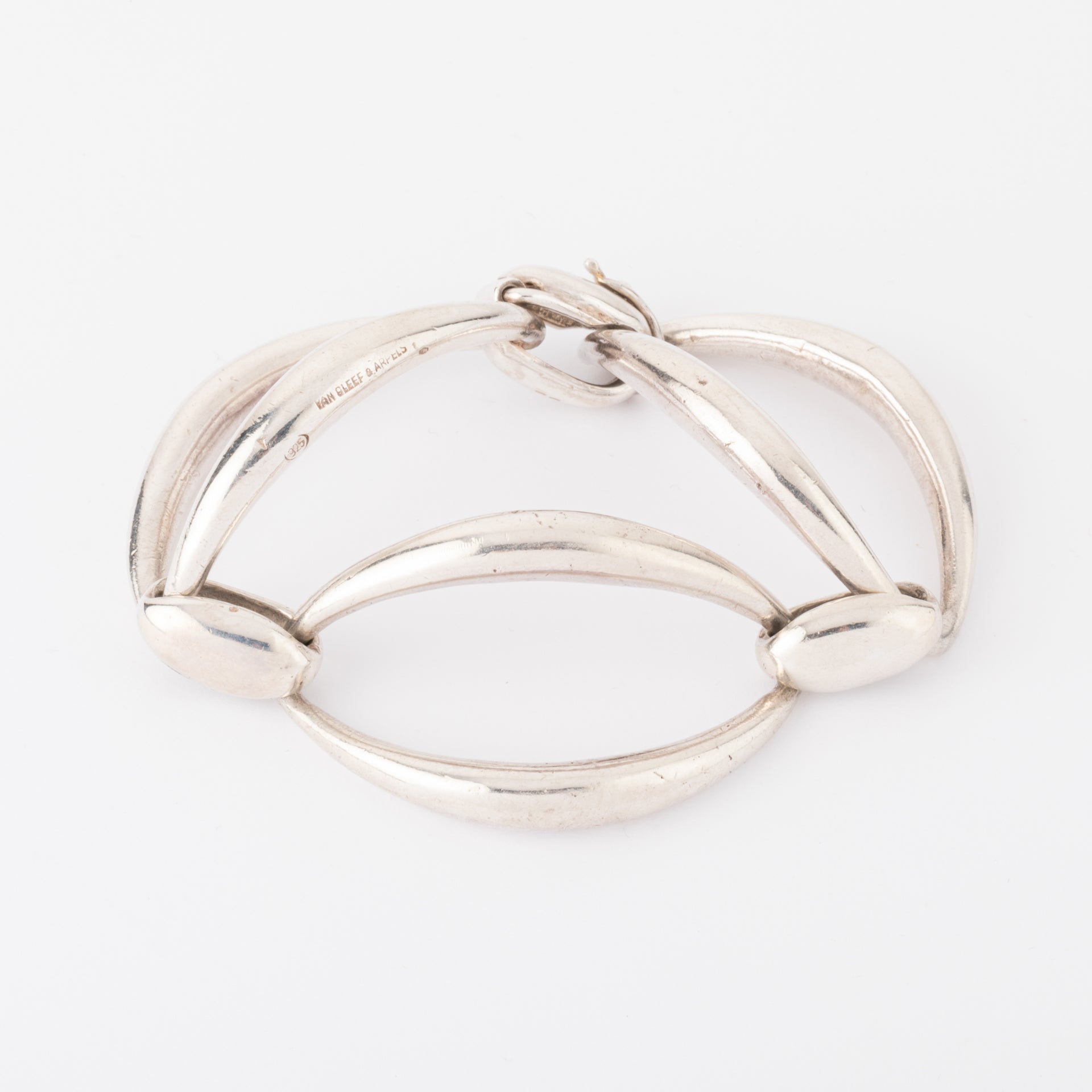 Bracelet vintage Van Cleef & Arpels en argent.