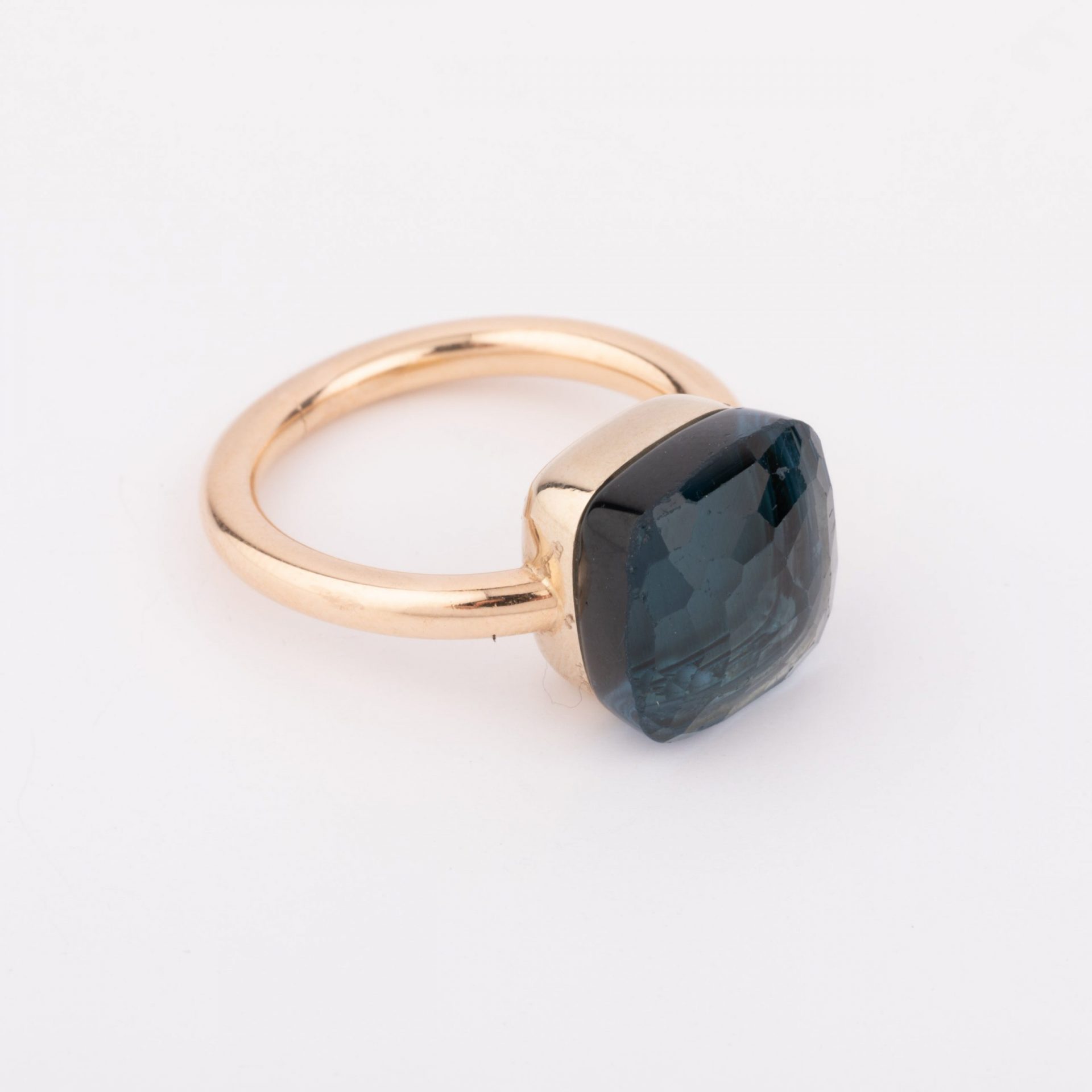 Pomellato, bague nudo XL en topaze bleue london blue