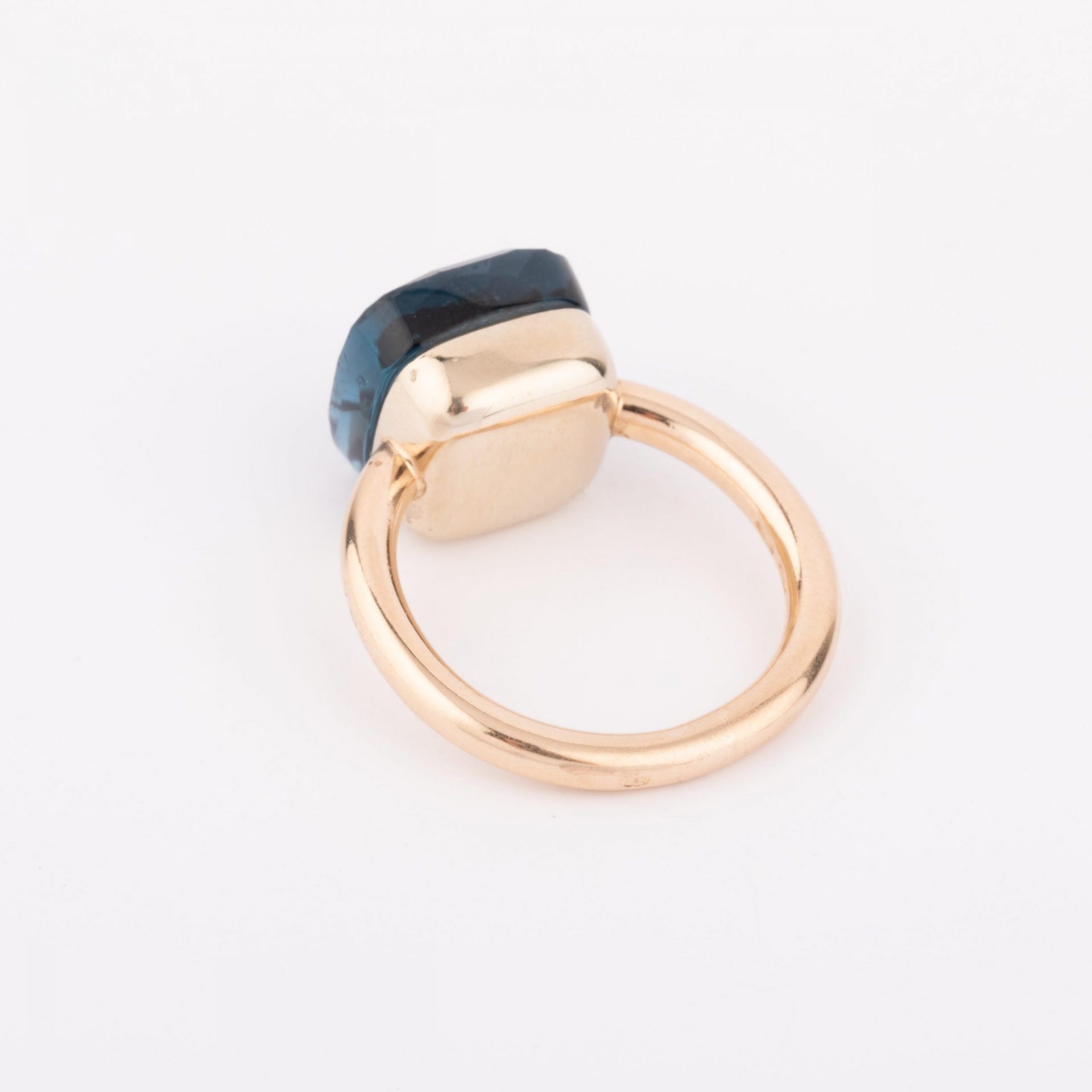 Pomellato, nudo XL ring in London blue topaz