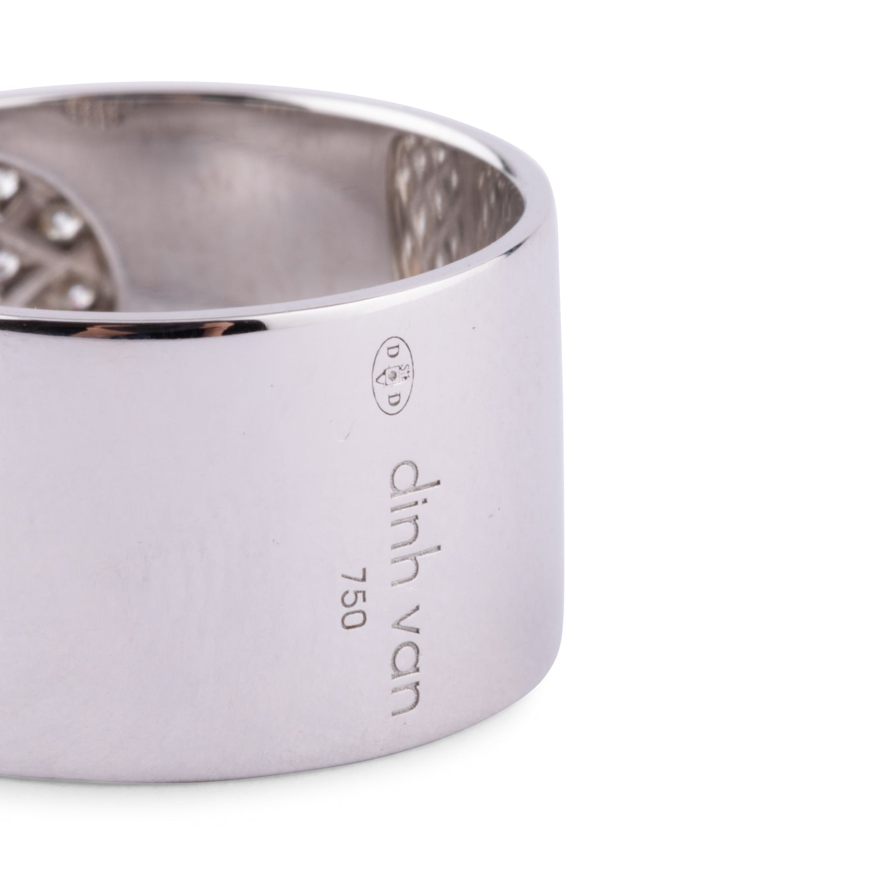 Ring from Maison Dinh Van, Anthea model in white gold