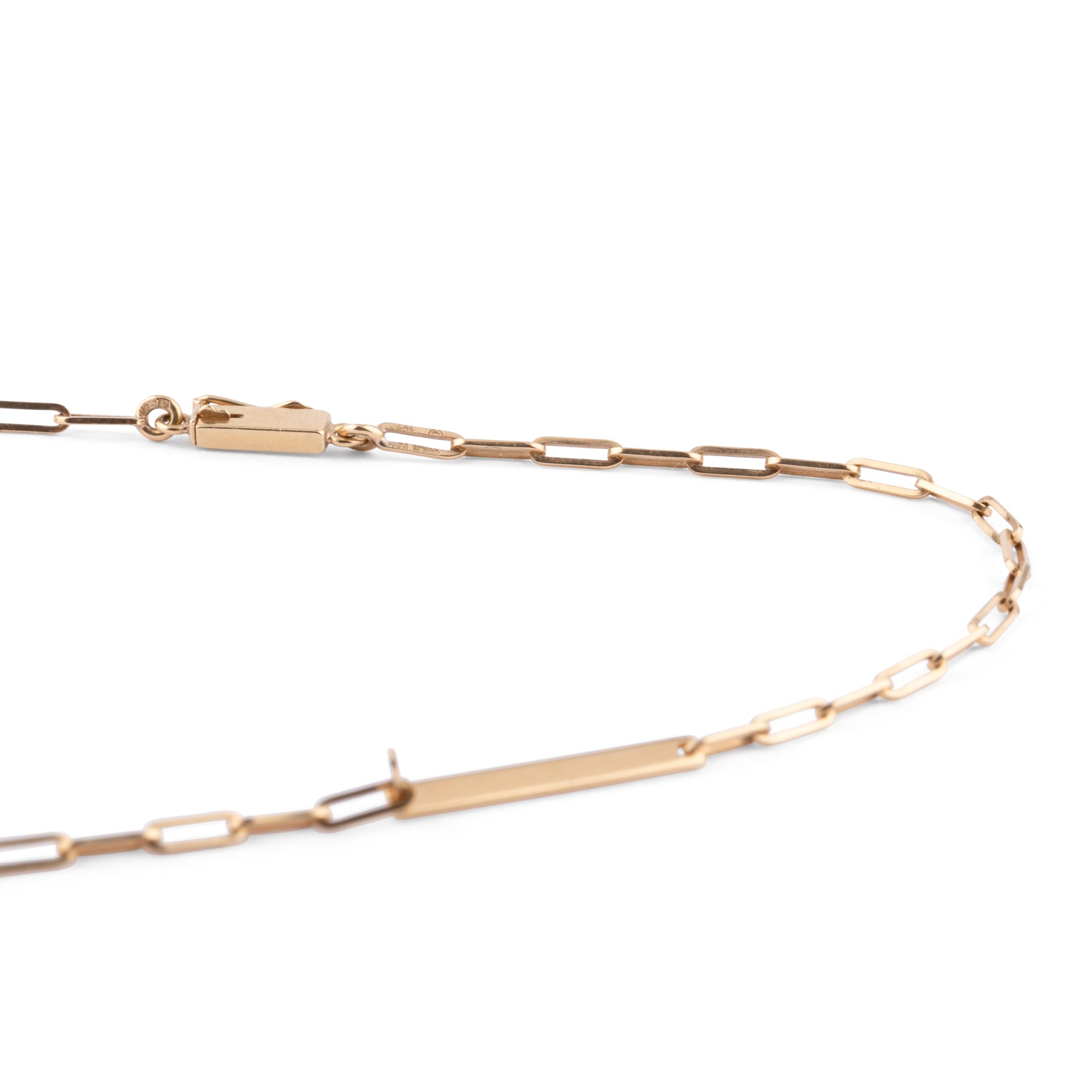 Yellow gold necklace decorated with a pendant representing a bull's head
