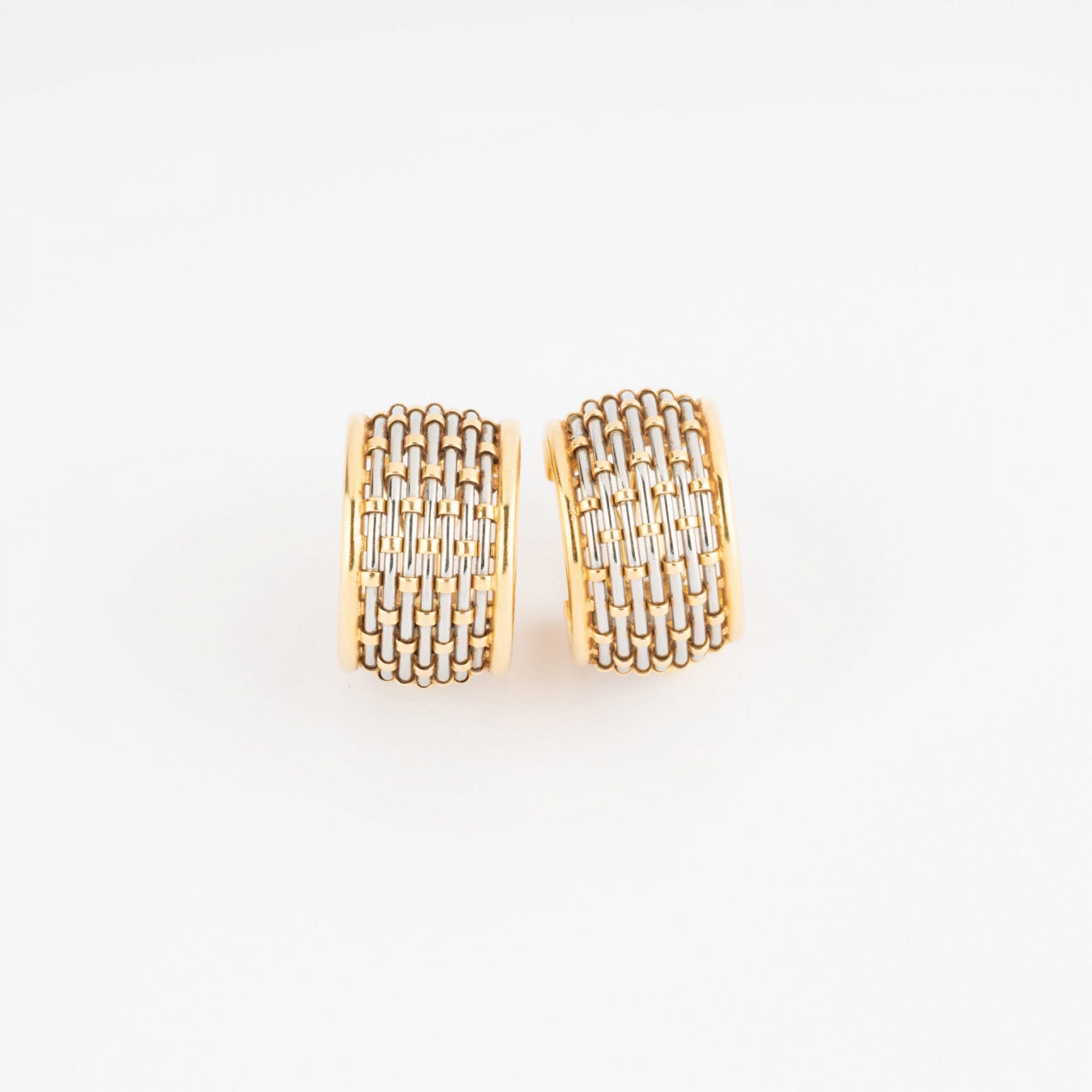 Paire de créoles signée de la maison Cartier