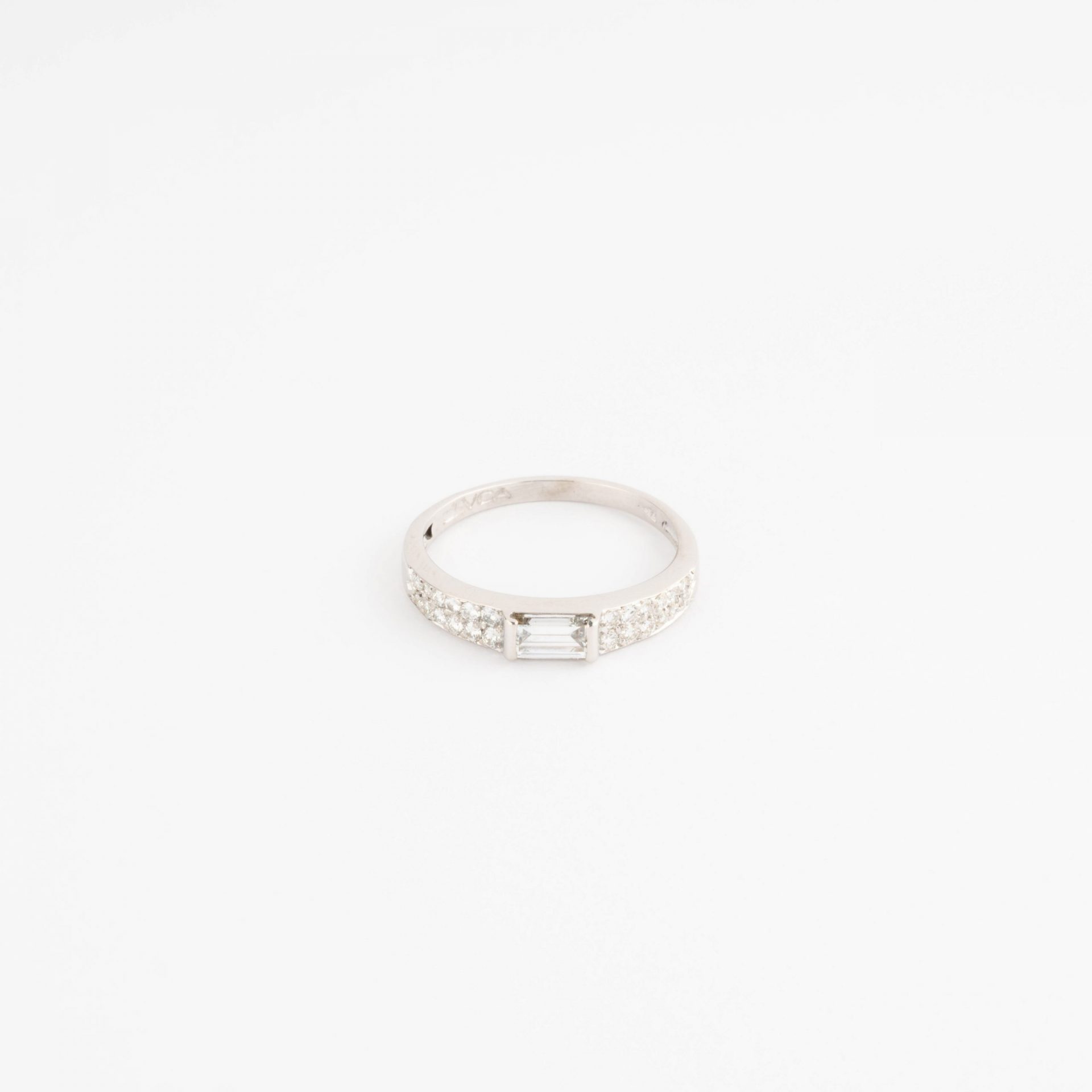 White gold rings from Maison Van Cleef