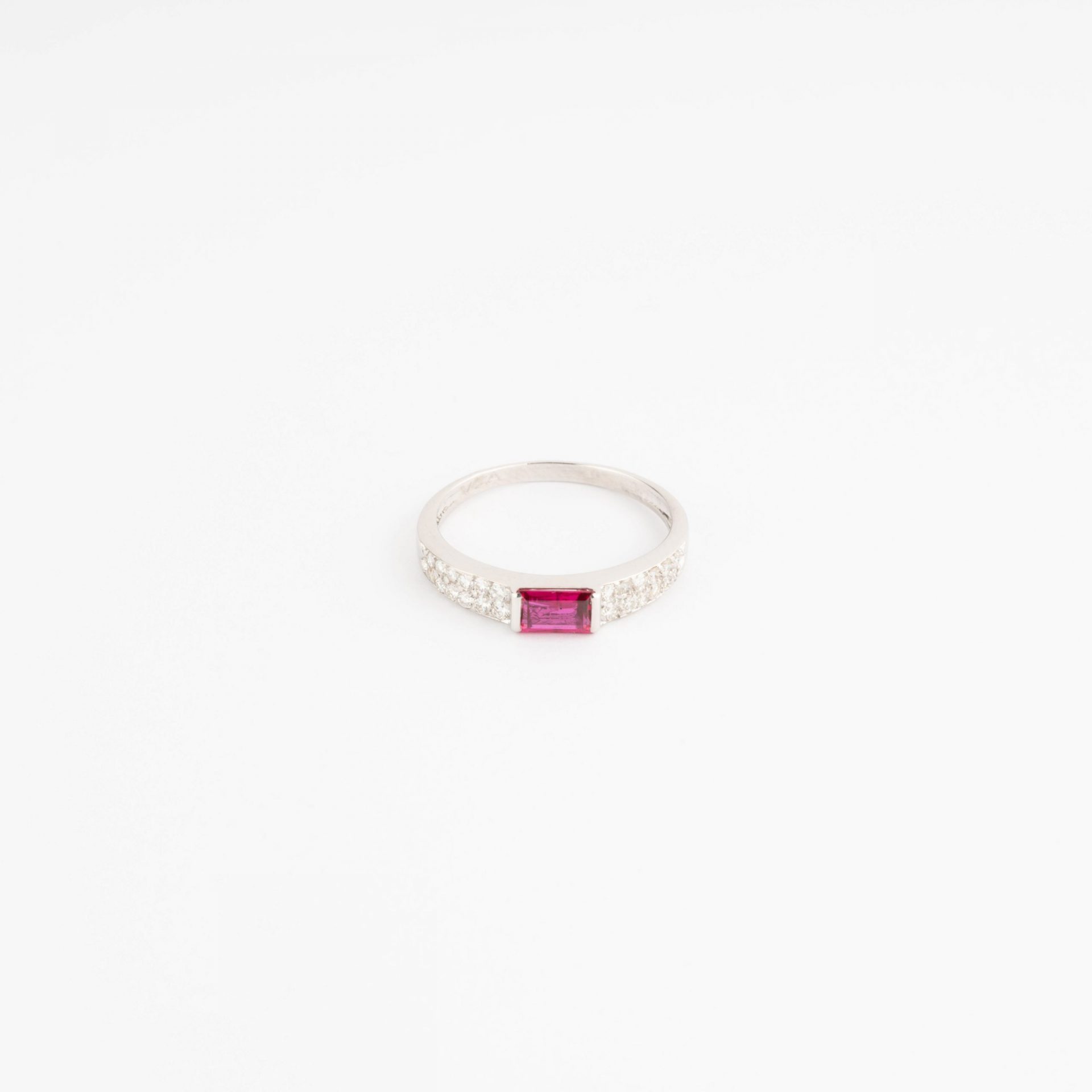 White gold rings from Maison Van Cleef