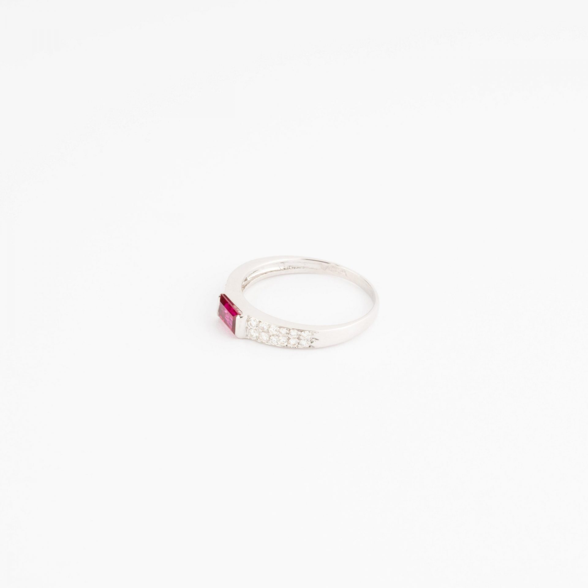 White gold rings from Maison Van Cleef