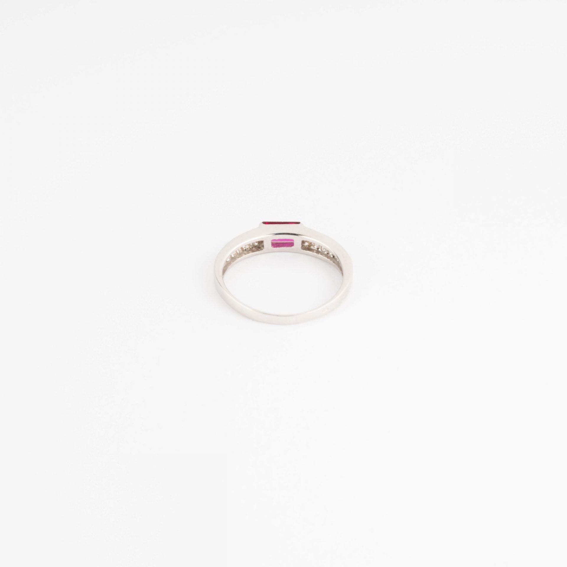 White gold rings from Maison Van Cleef