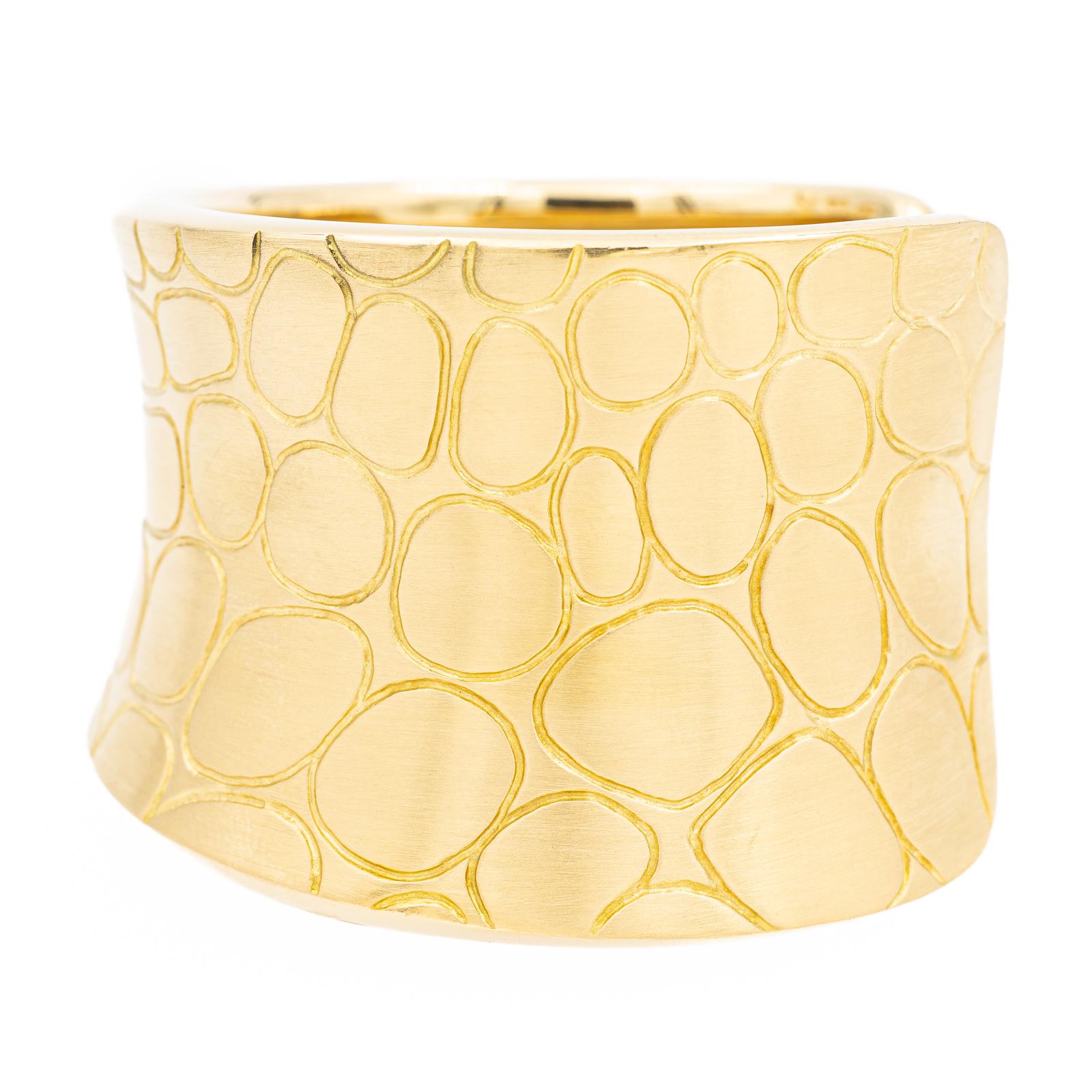 Pomellato Cocco Cuff Bracelet Yellow gold