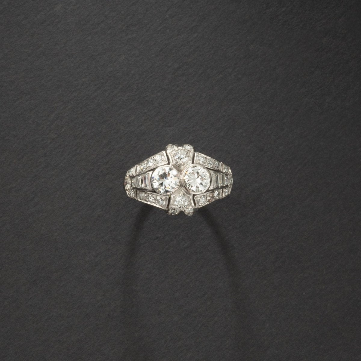 Bague en platine et diamants pour femme. Vers 1910. Belle époque. - Maison Eloe