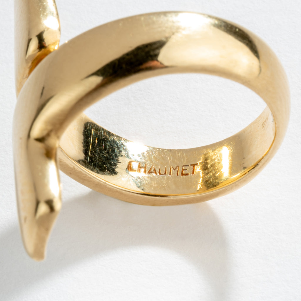 Geometric yellow gold ring from Chaumet