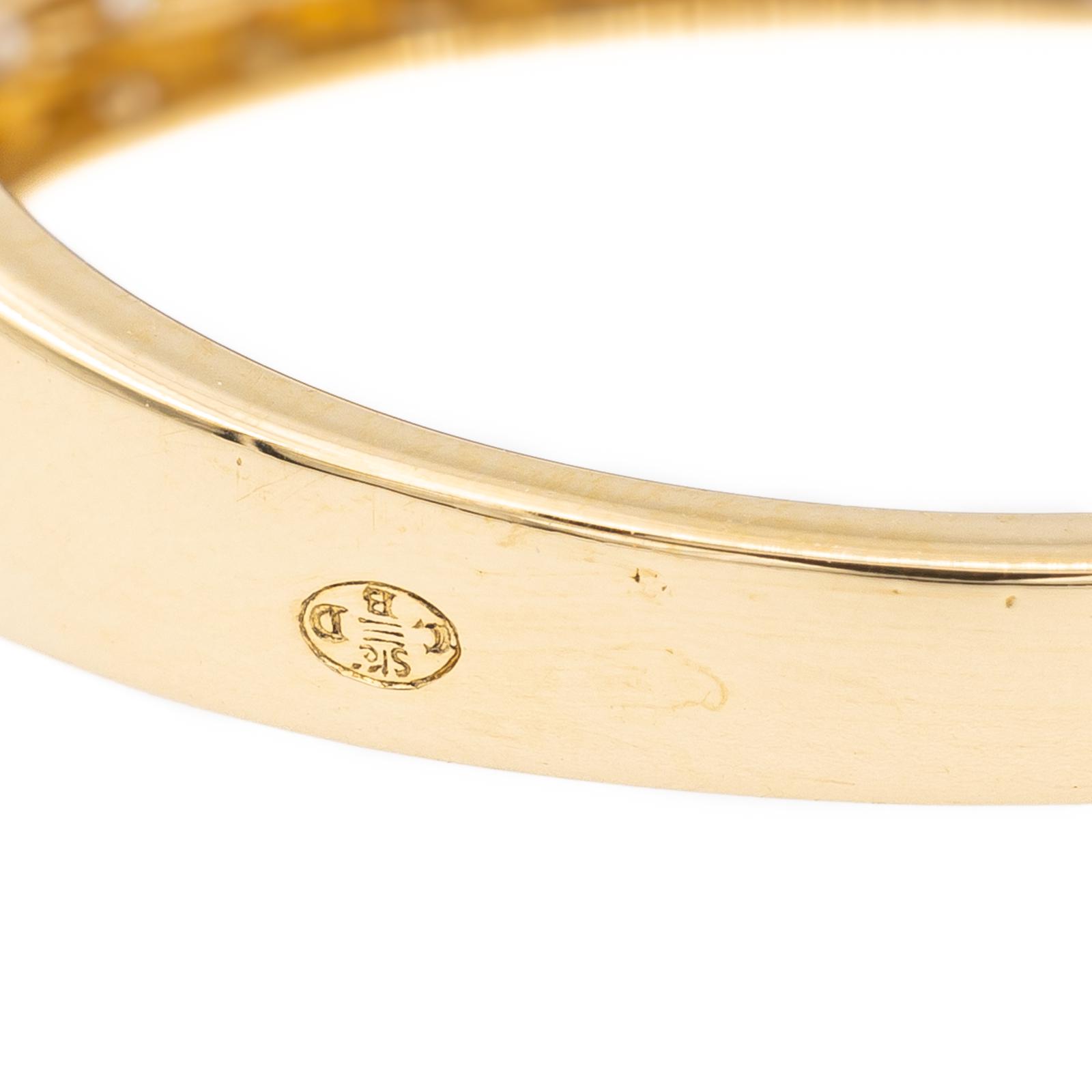 Guy Laroche Yellow Gold Sapphire Ring