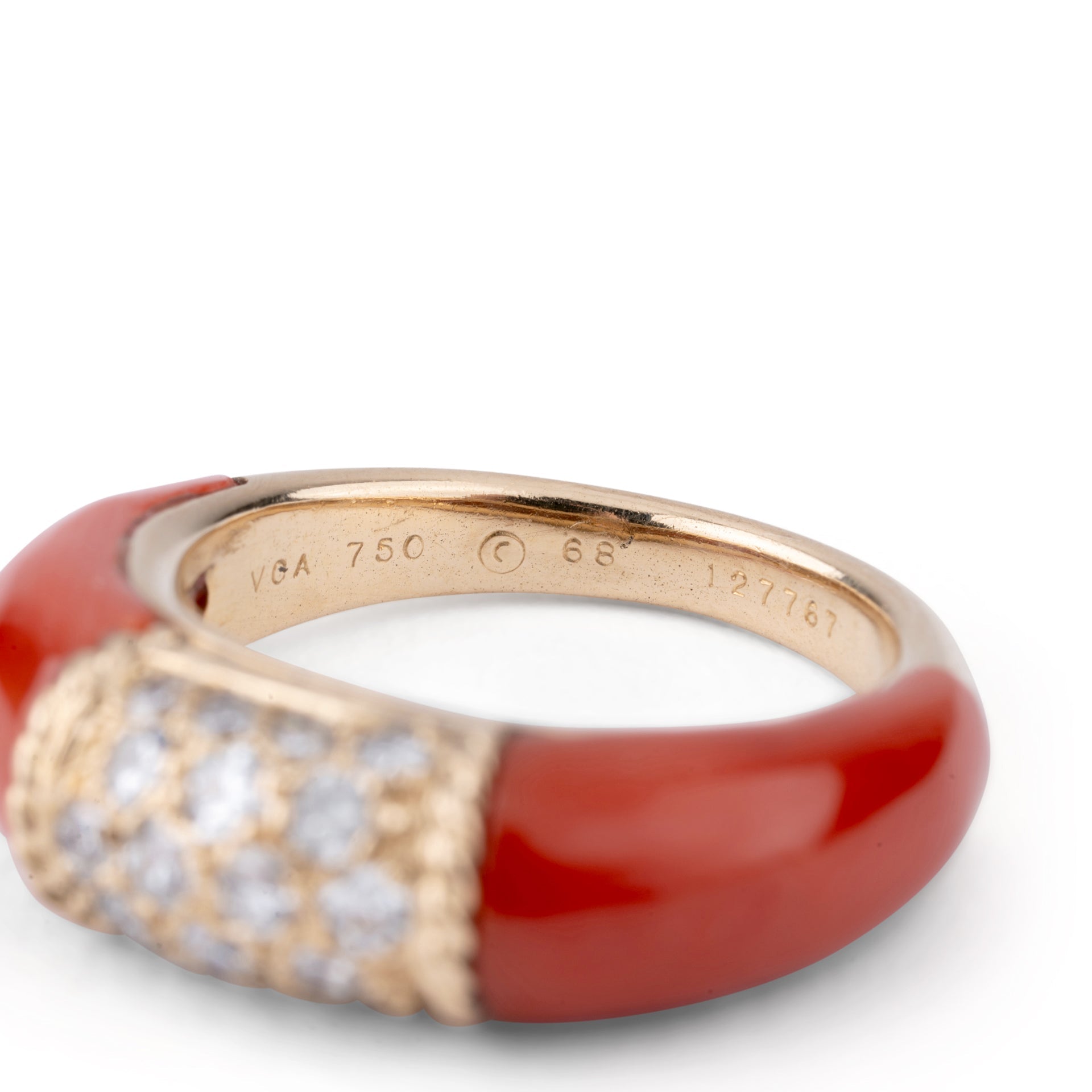 Bague Van Cleef & Arpels, collection Philippine en corail