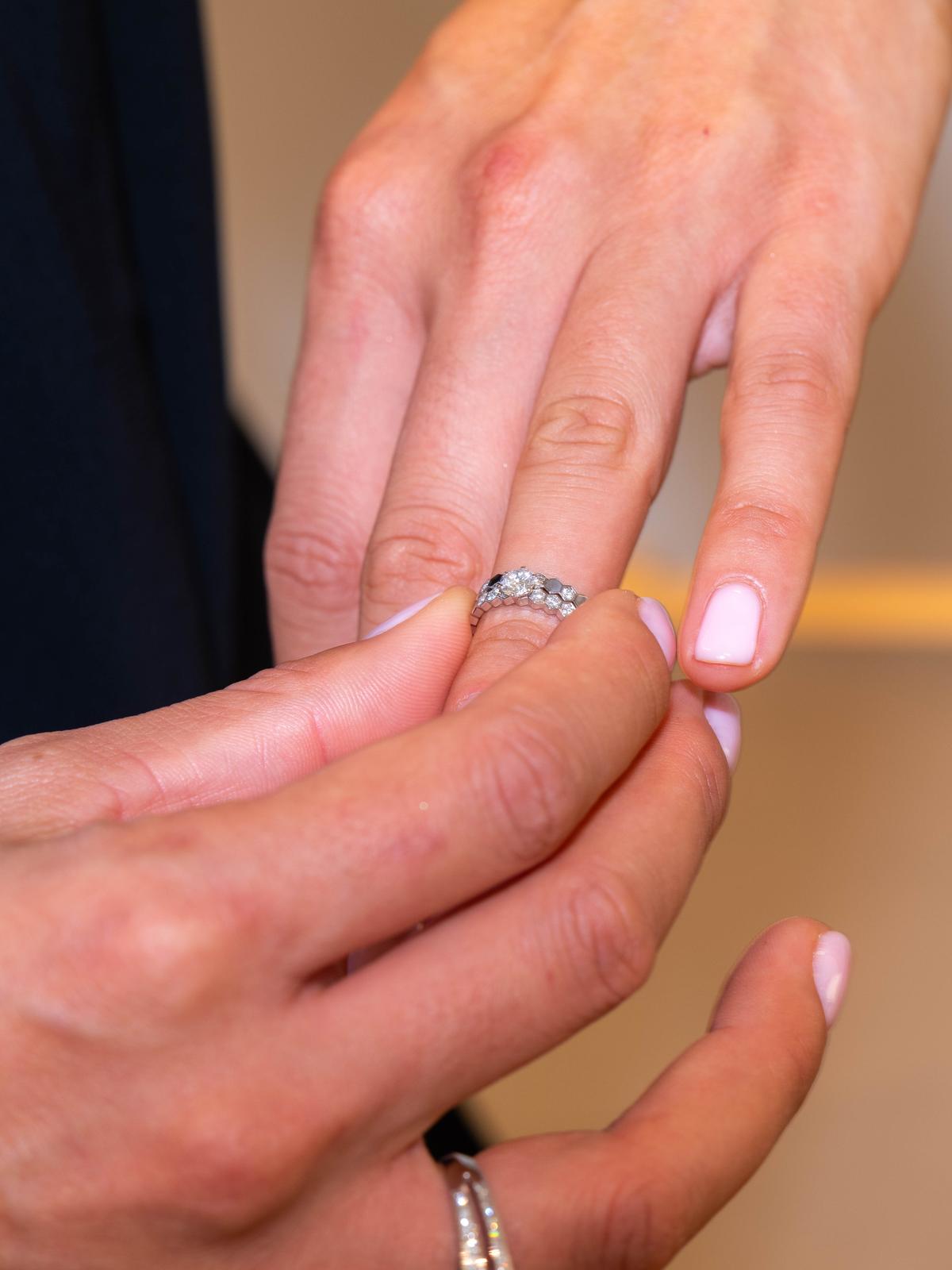 Chaumet Bague Alliance Bee my Love Or blanc Diamant
