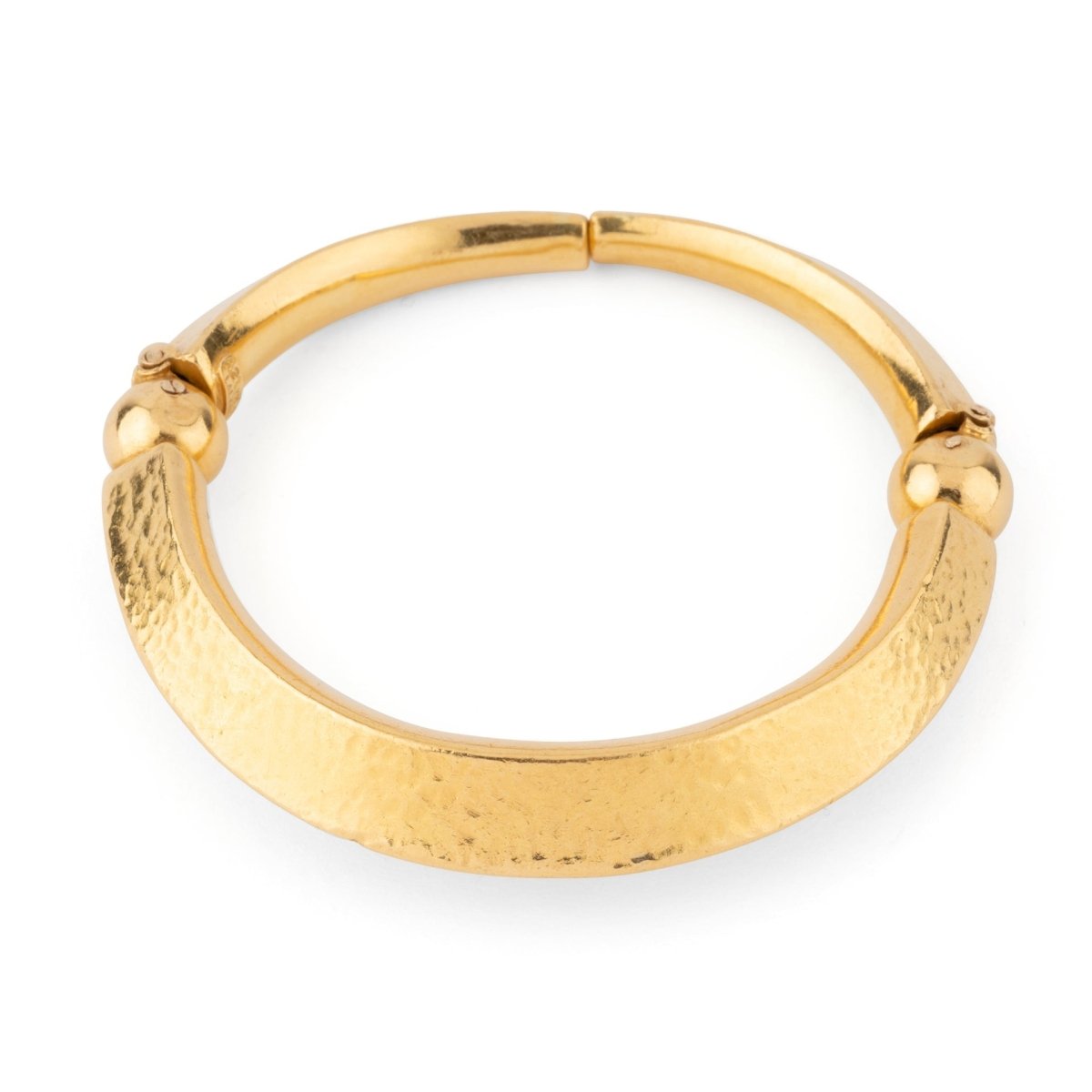 Bracelet jonc en or jaune martelé 22 k du créateur Lalaounis - Maison Eloe