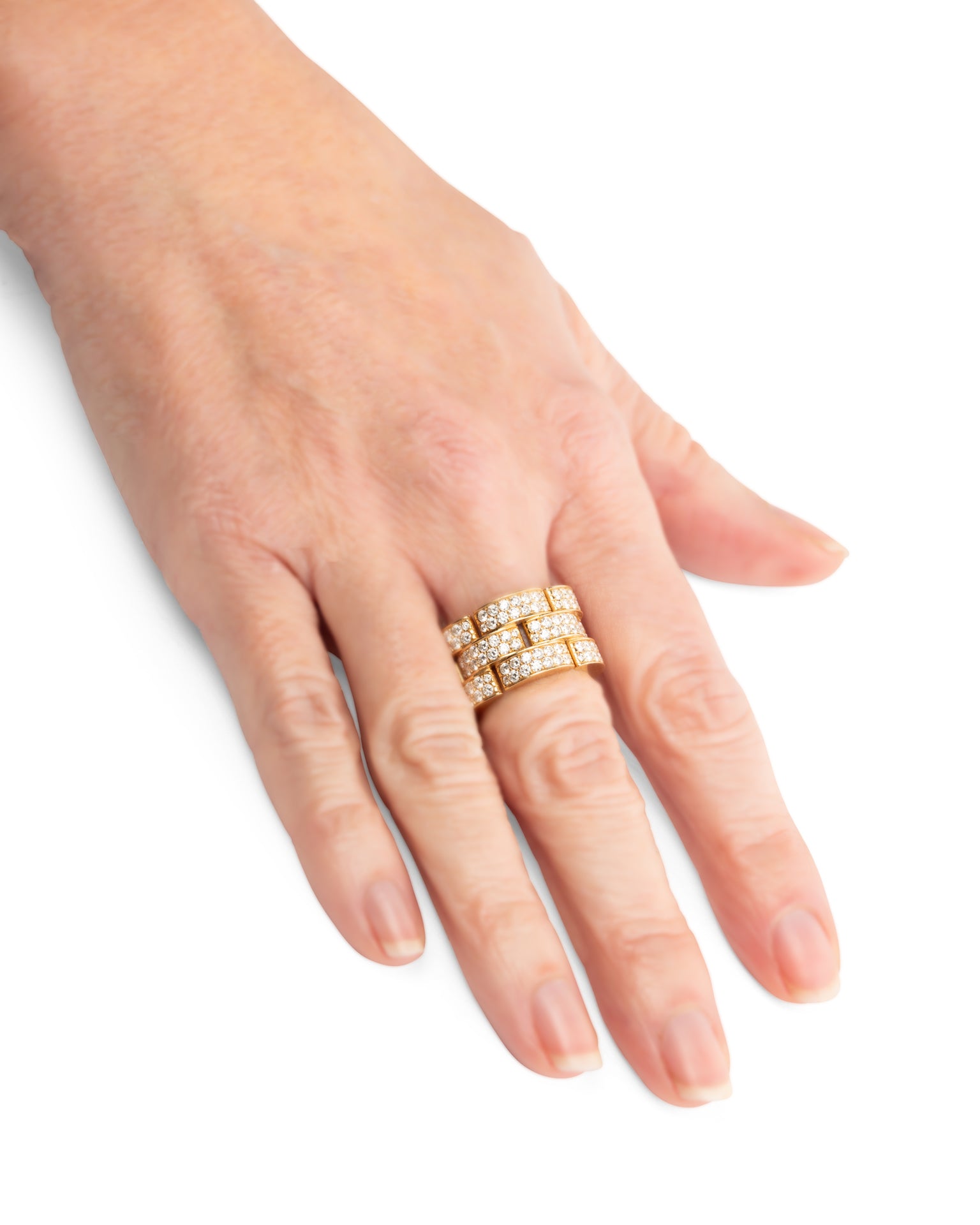 Cartier, Bague maillon"Panthère" pavée diamants, Or Jaune