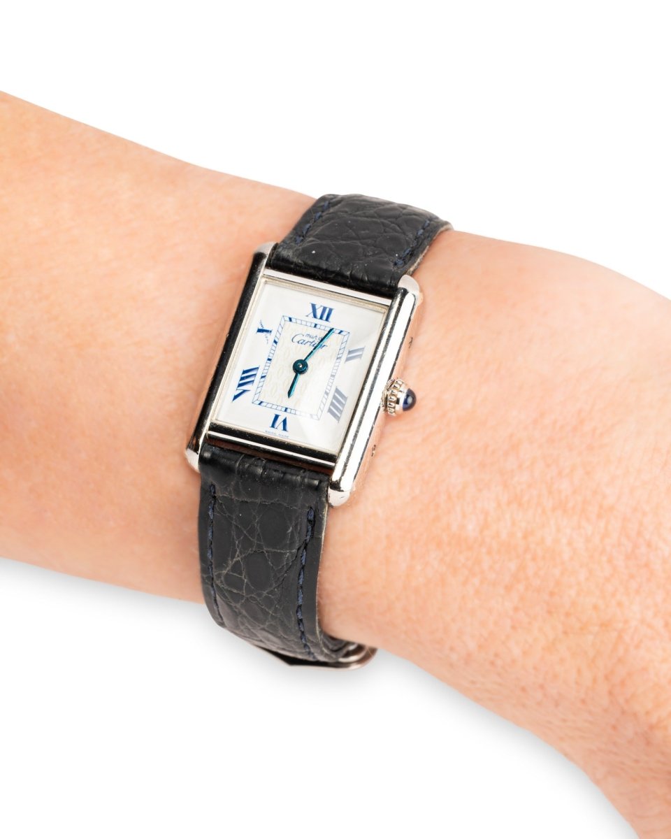 Montre Cartier vintage Tank Must Argent sur Cuir - Maison Eloe