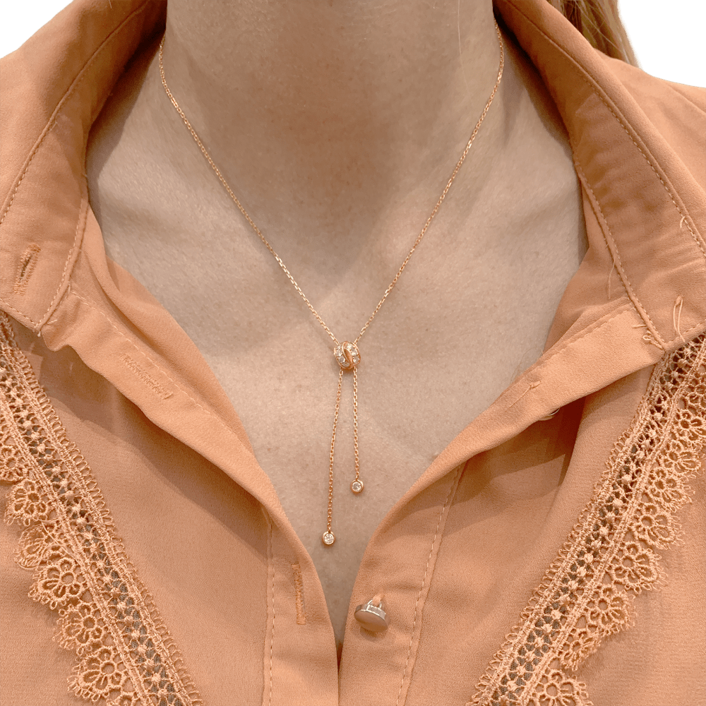 Collier Chaumet, modèle "Lien séduction" en or rose et diamants.