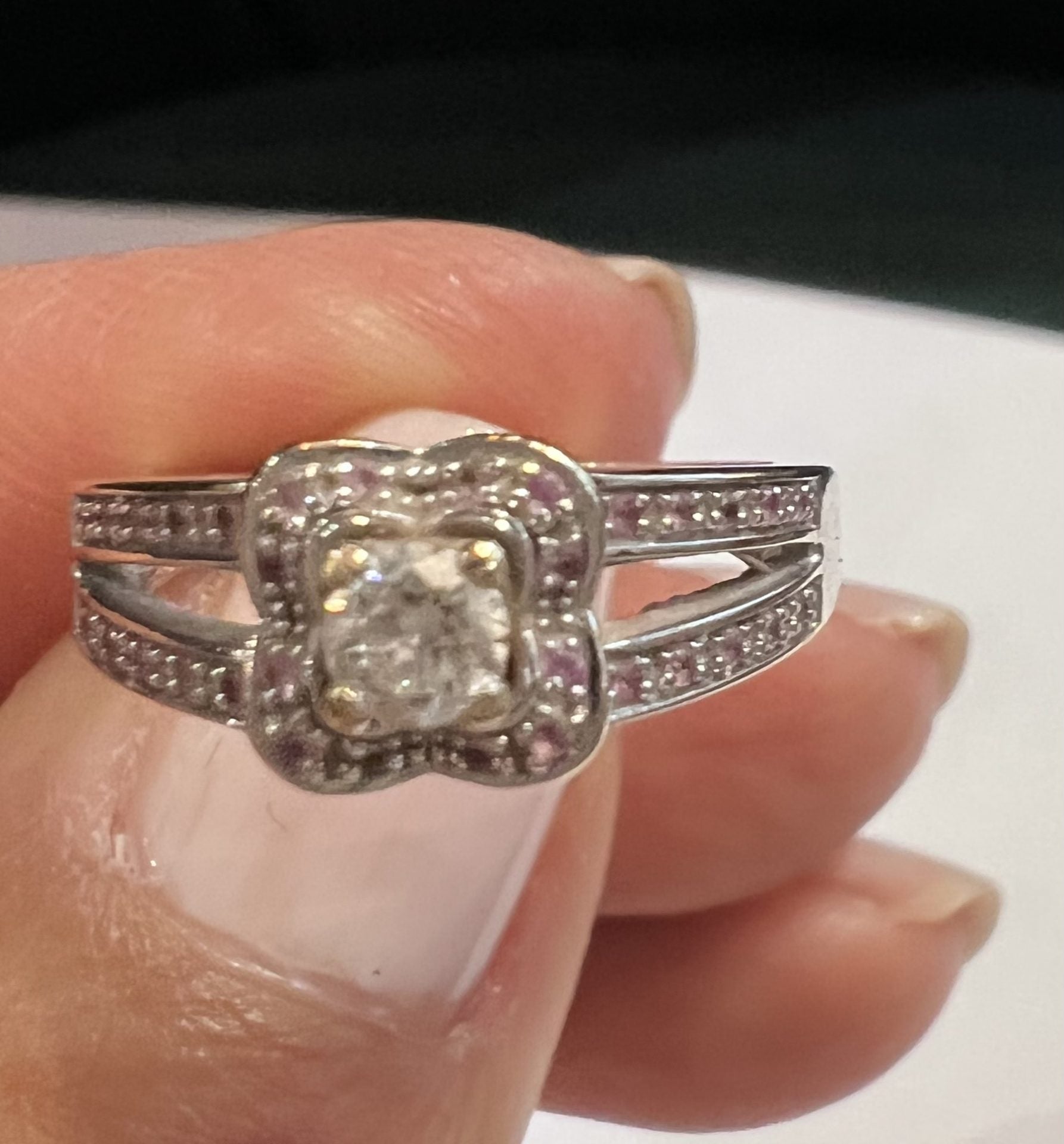 Une bague en or et diamants signée Mauboussin
