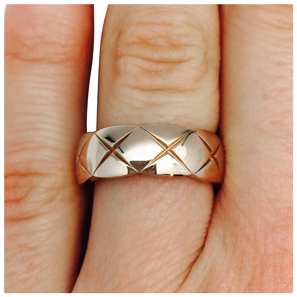 Chanel ring, "Coco Crush" model, in pink gold.