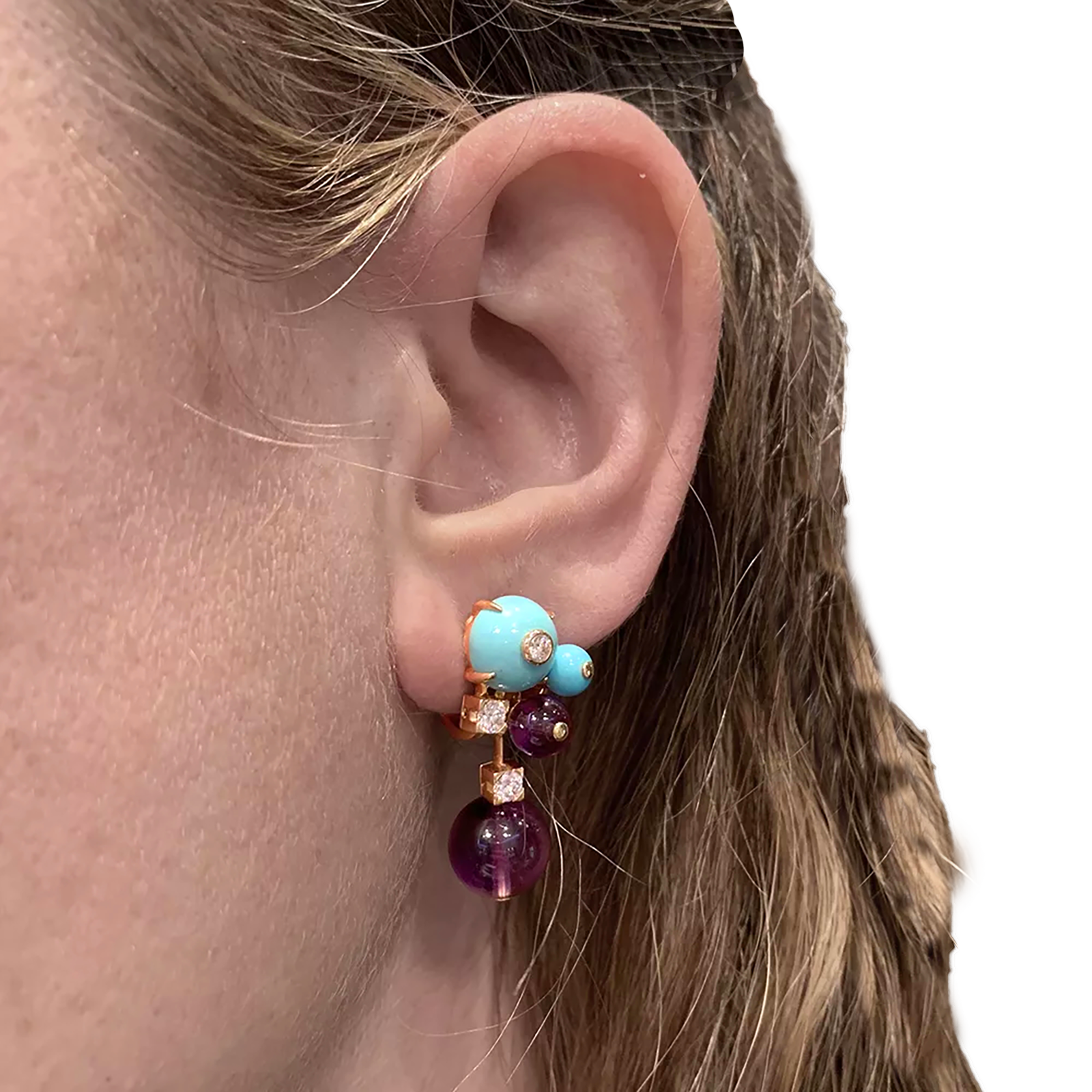 Boucles d'oreilles Cartier "Délices de Goa" en or rose, améthystes, diamants et turquoises.
