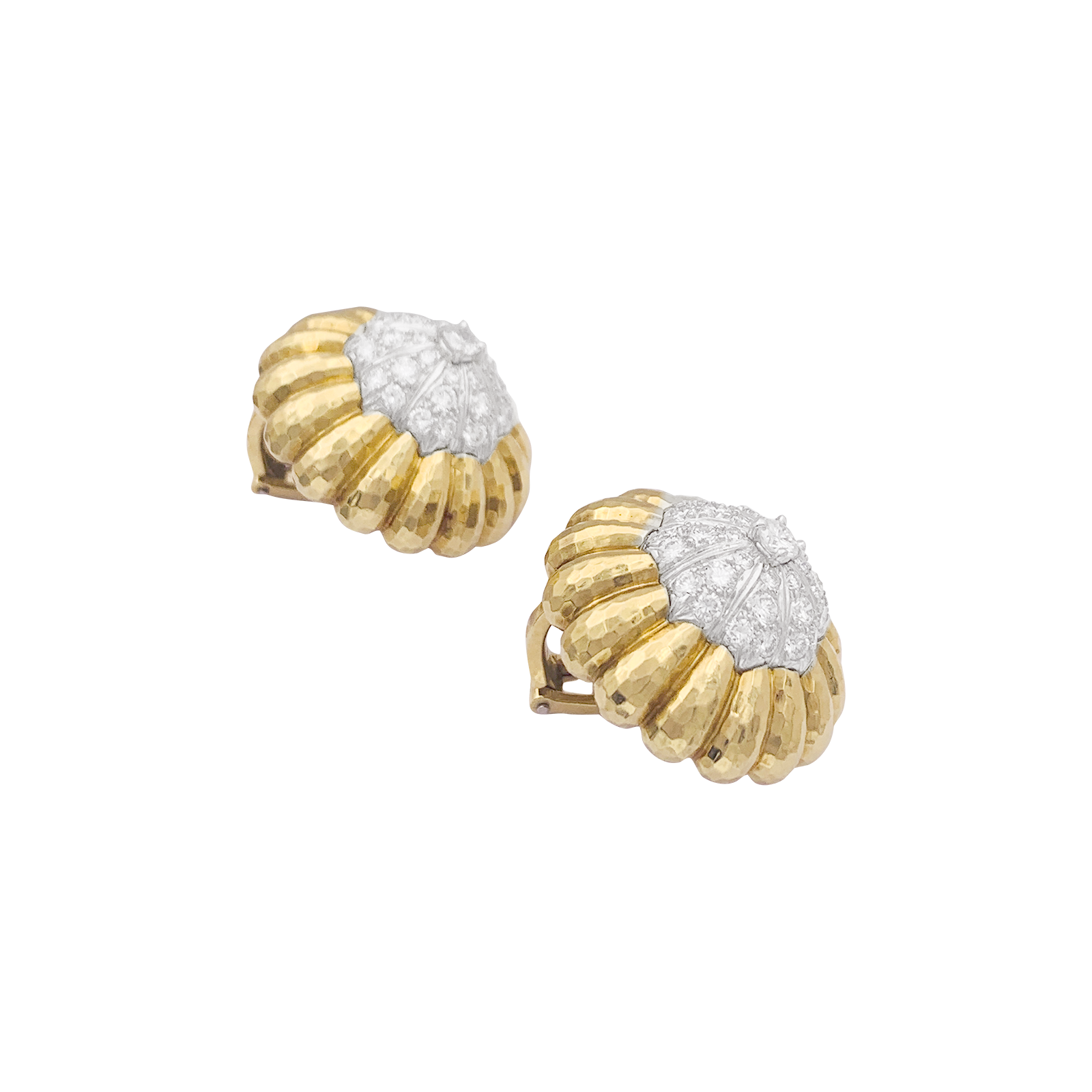 Clips d'oreilles David Webb, "Boutons", platine, or jaune, diamants.