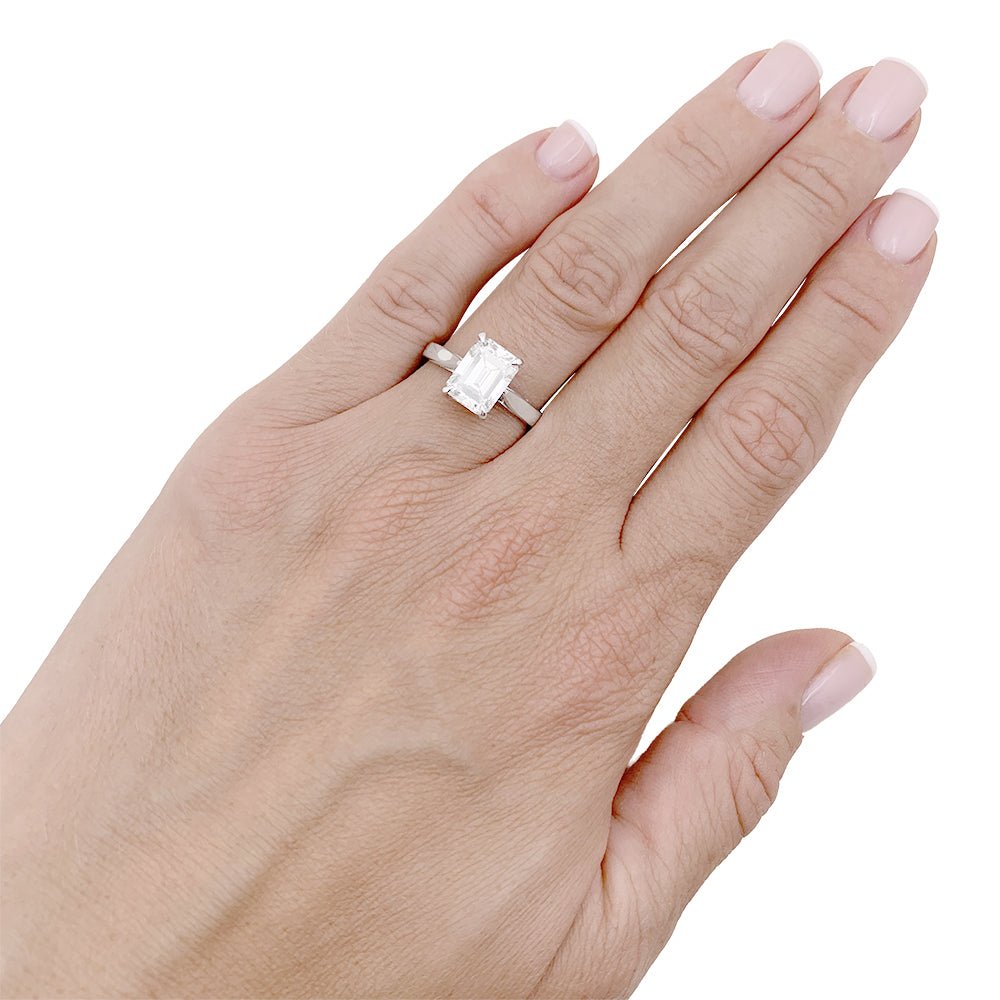 Bague taille émeraude, or blanc. - Maison Eloe