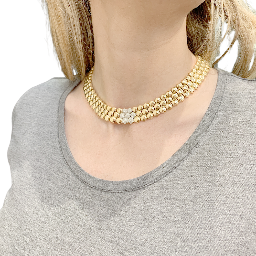 Collier Piaget "Glancy" or jaune, diamants.
