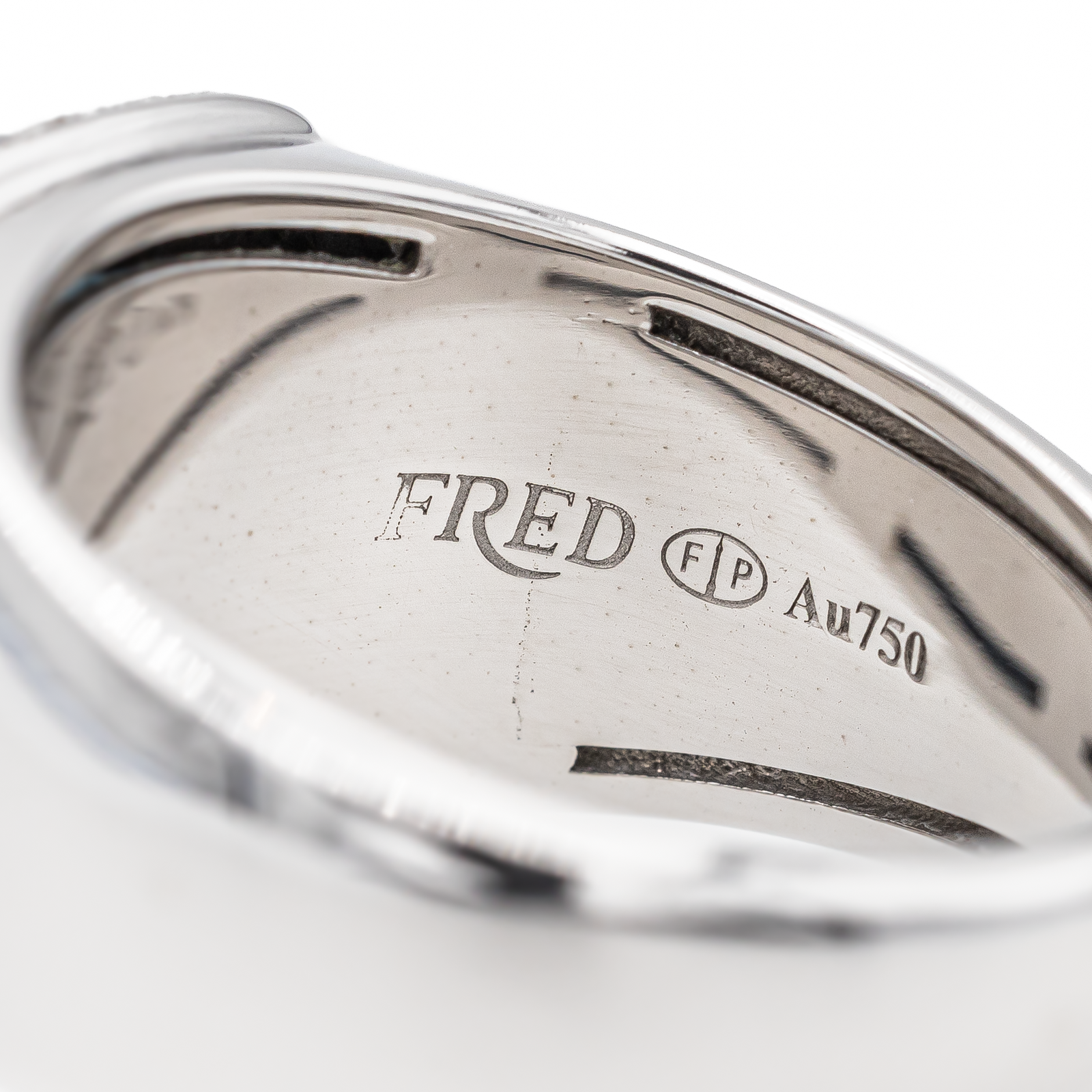 Fred Sugarloaf Ring White Gold Topaz