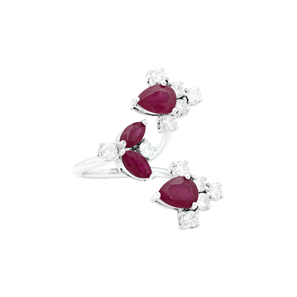 Bague ouverte, or blanc, rubis et diamants.