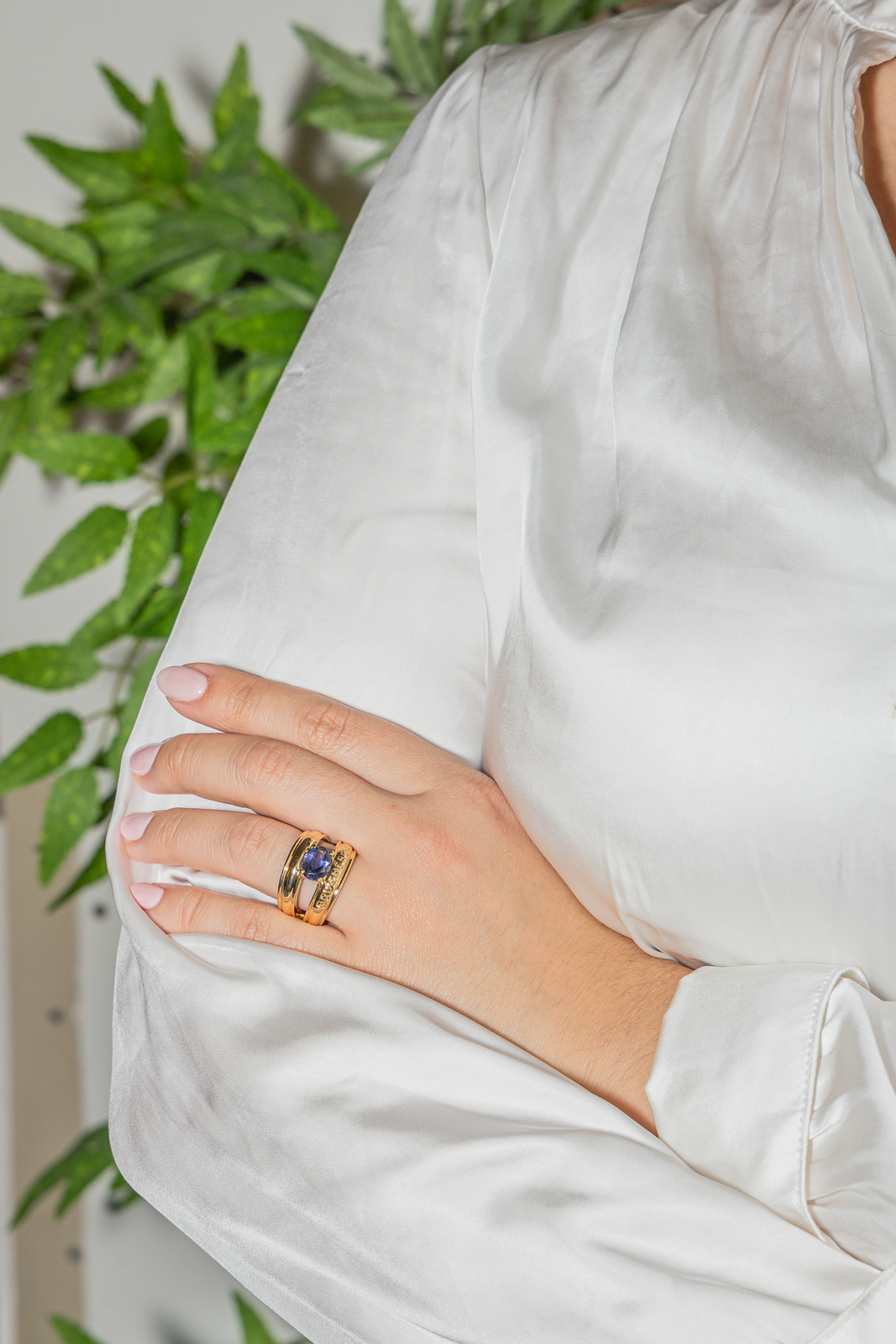 Boucheron Bague Jonc  Or jaune Cordiérite
