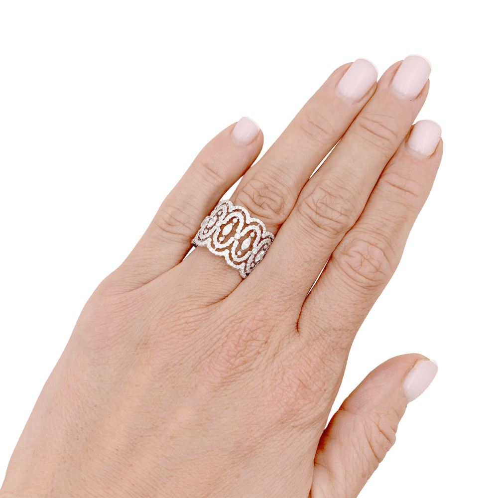 Bague Messika, "Arabesque", or blanc, diamants.