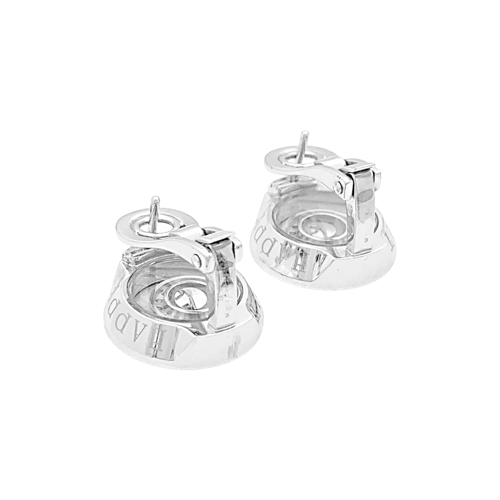 Boucles d'oreilles Chopard, "Happy Spirit" or blanc, diamants.