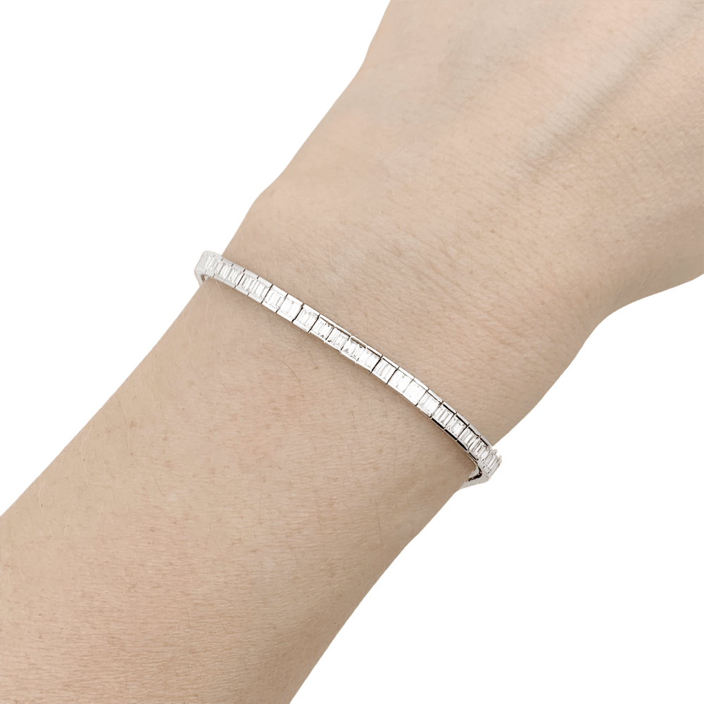 Bracelet ligne, or blanc et diamants taille baguette. - Maison Eloe