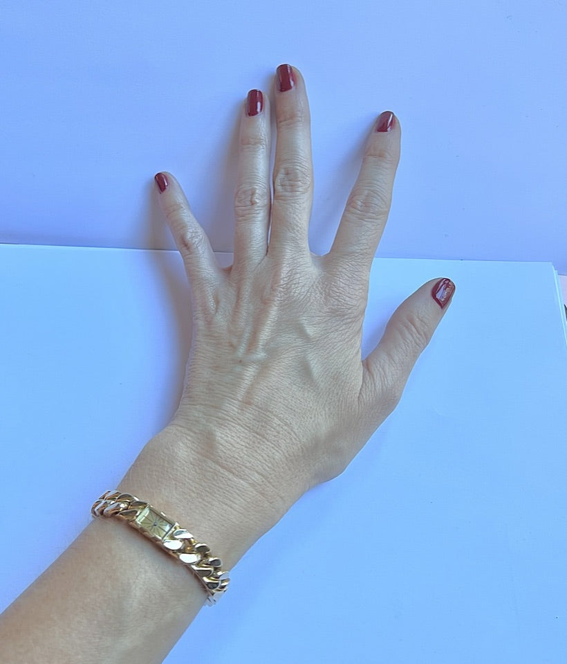 Vacheron et Constantin, une montre gourmette en or jaune 18K