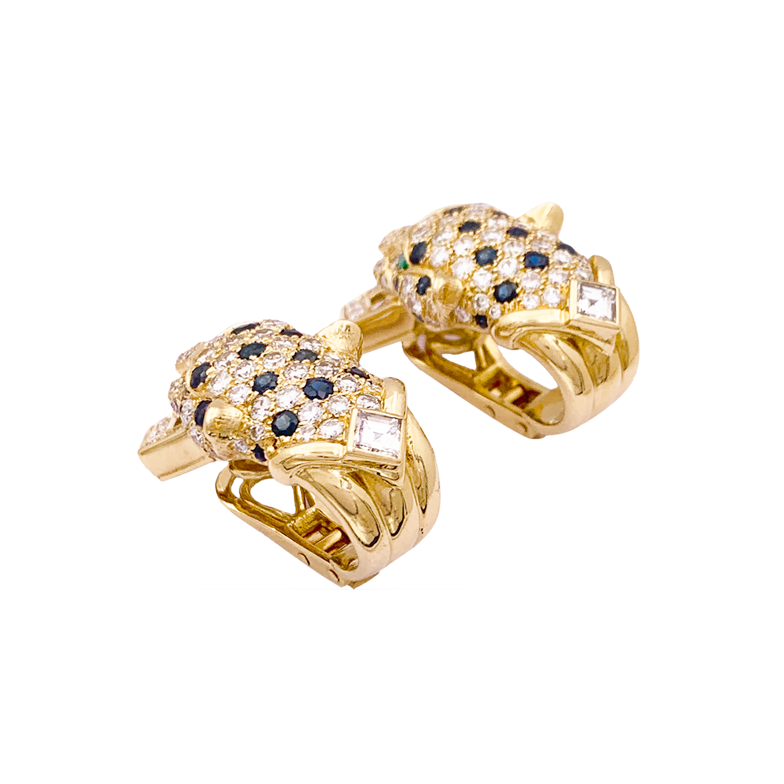 Clips d'oreilles O.J. PERRIN, or jaune, diamants, saphirs et émeraudes.