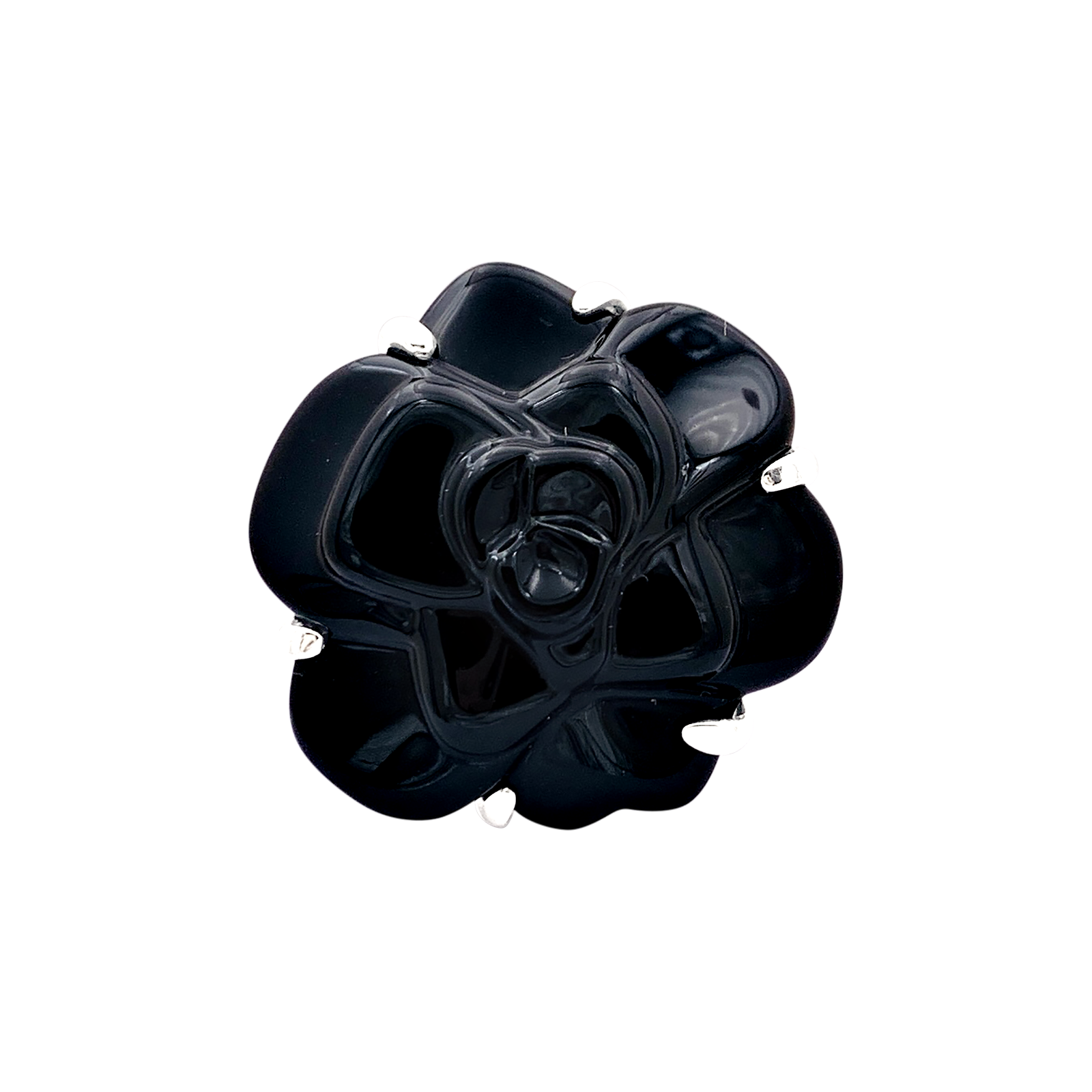 Bague Chanel, modèle "Camélia", en or blanc et onyx.