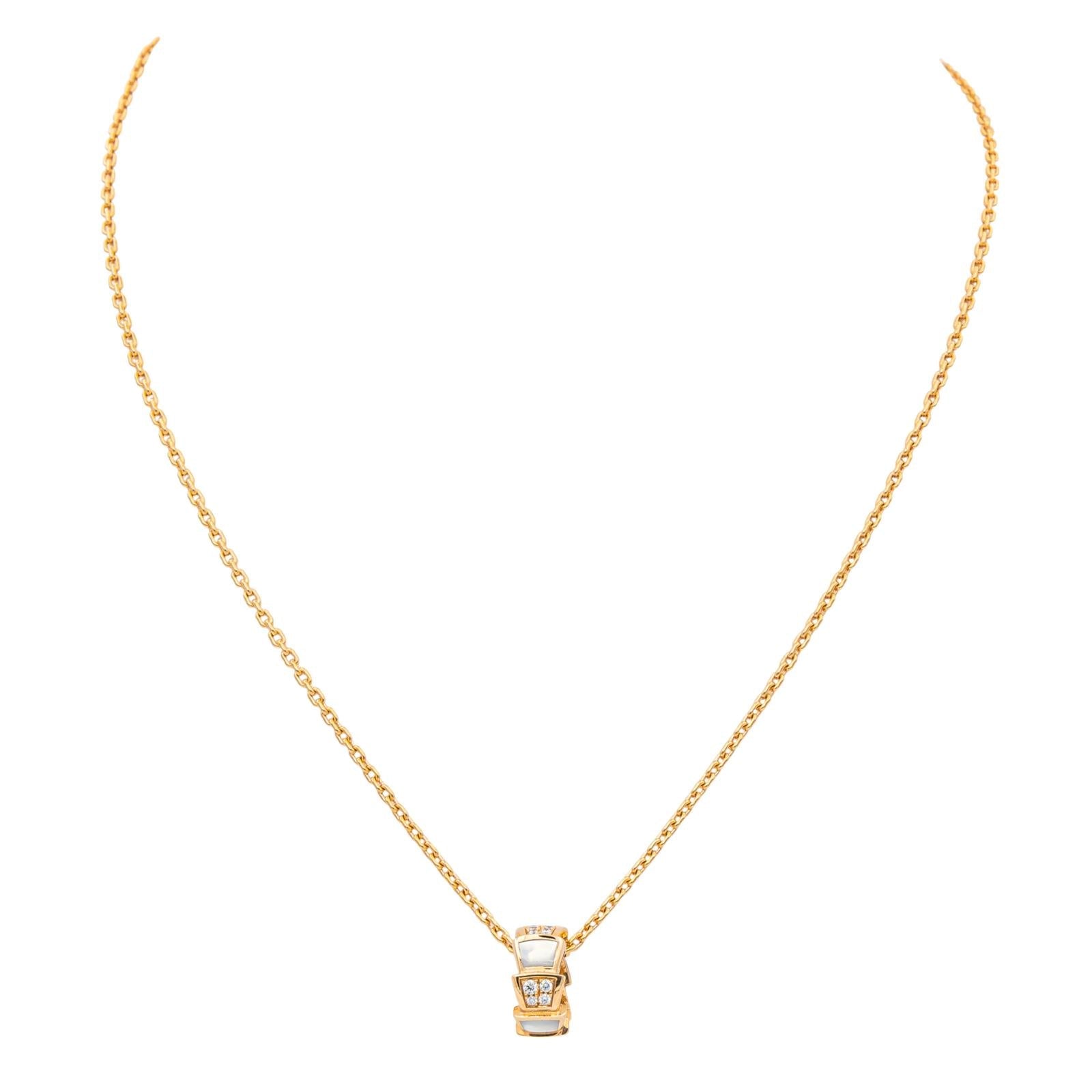 Bulgari Collier Serpenti Or rose Nacre
