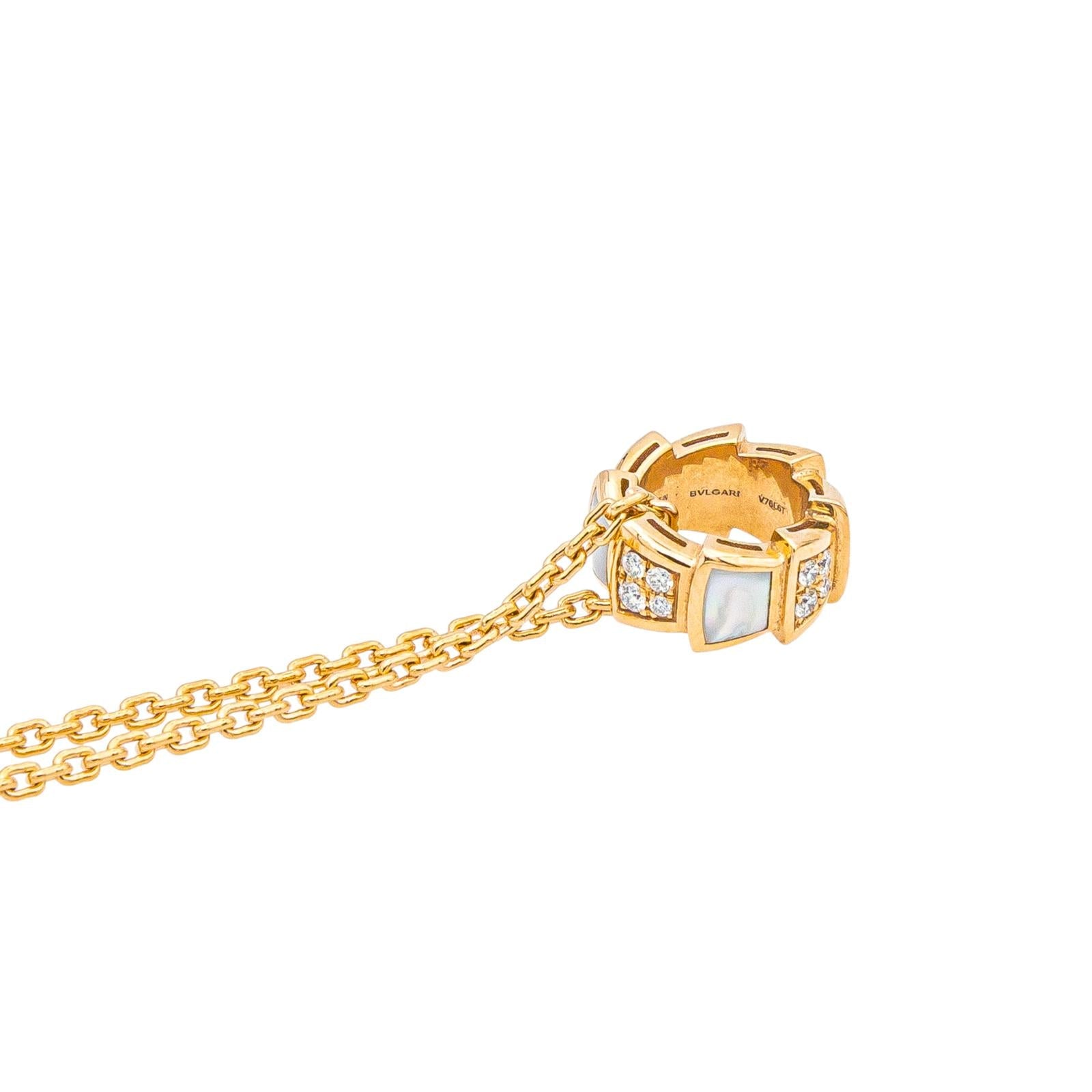 Bulgari Collier Serpenti Or rose Nacre